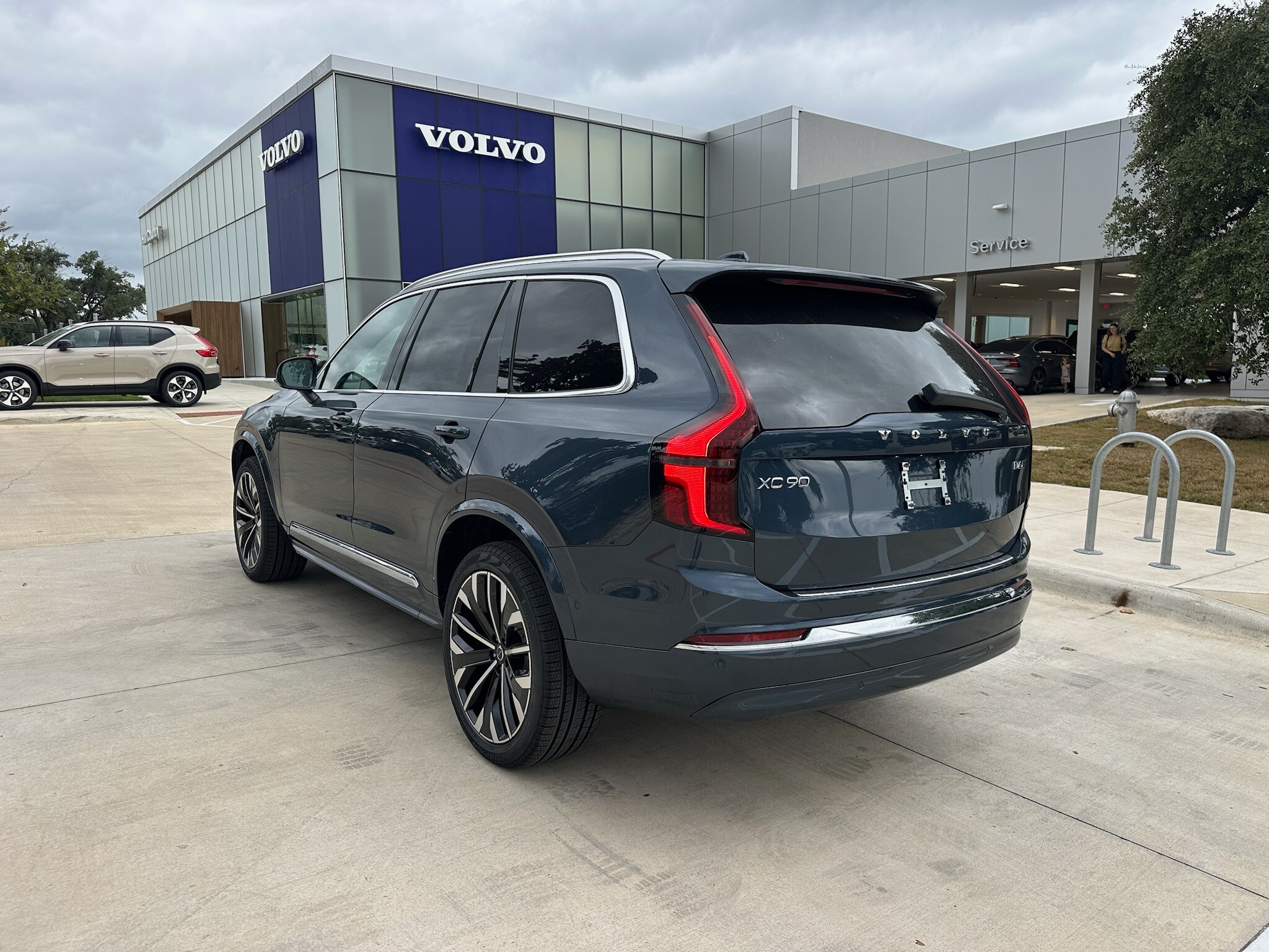 2026 Volvo XC90 Plus photo 3
