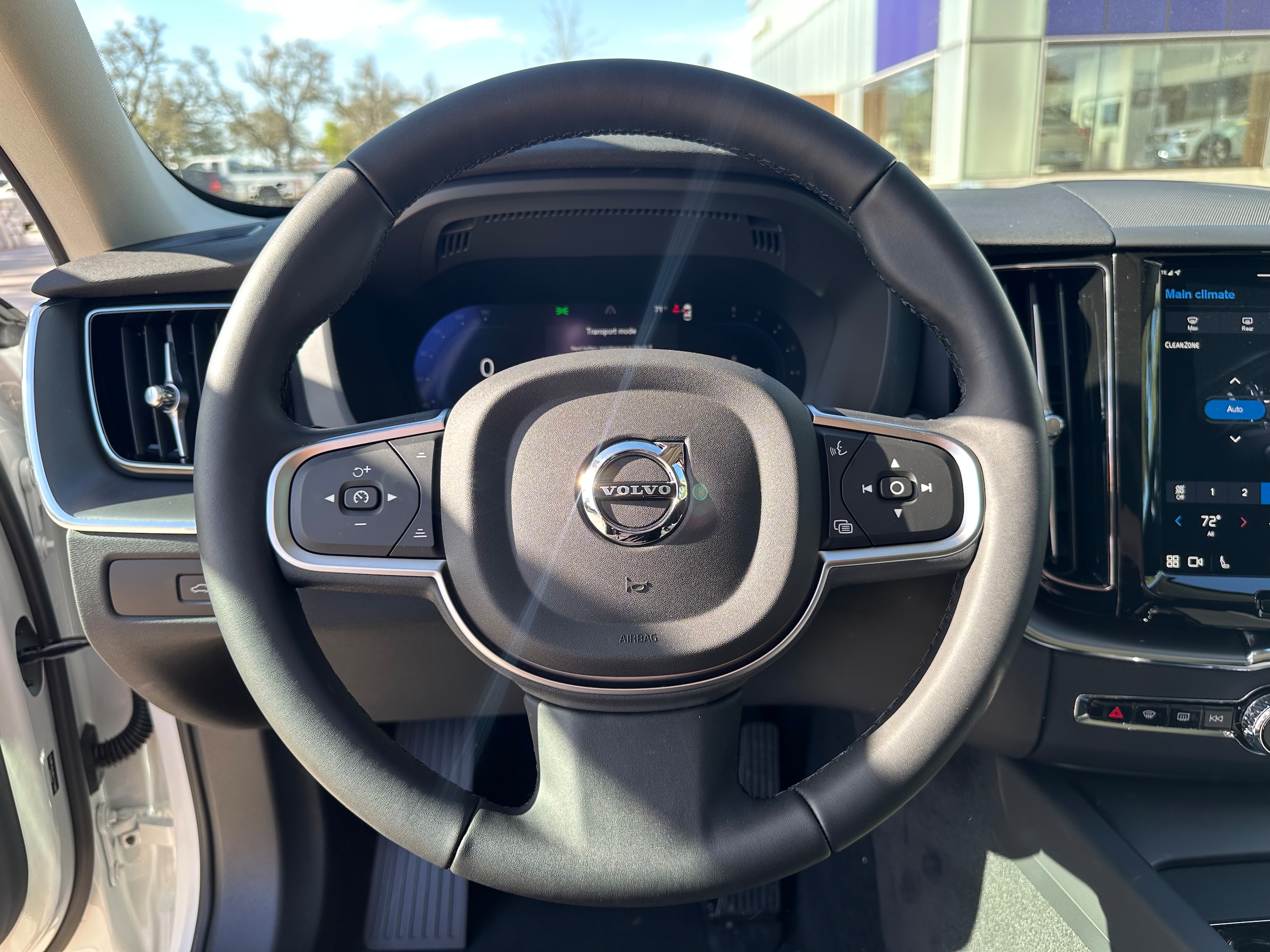 2025 Volvo XC60 Core - Photo 14