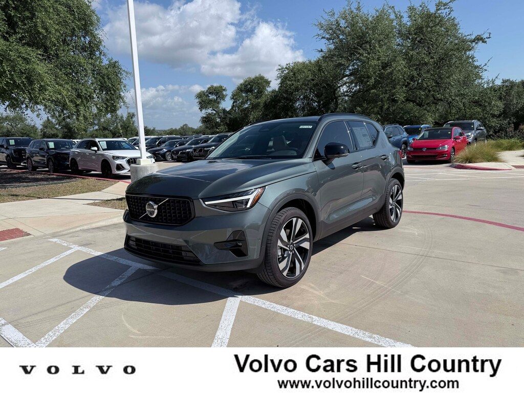 New 2026 Volvo XC40 B4 Plus SUV