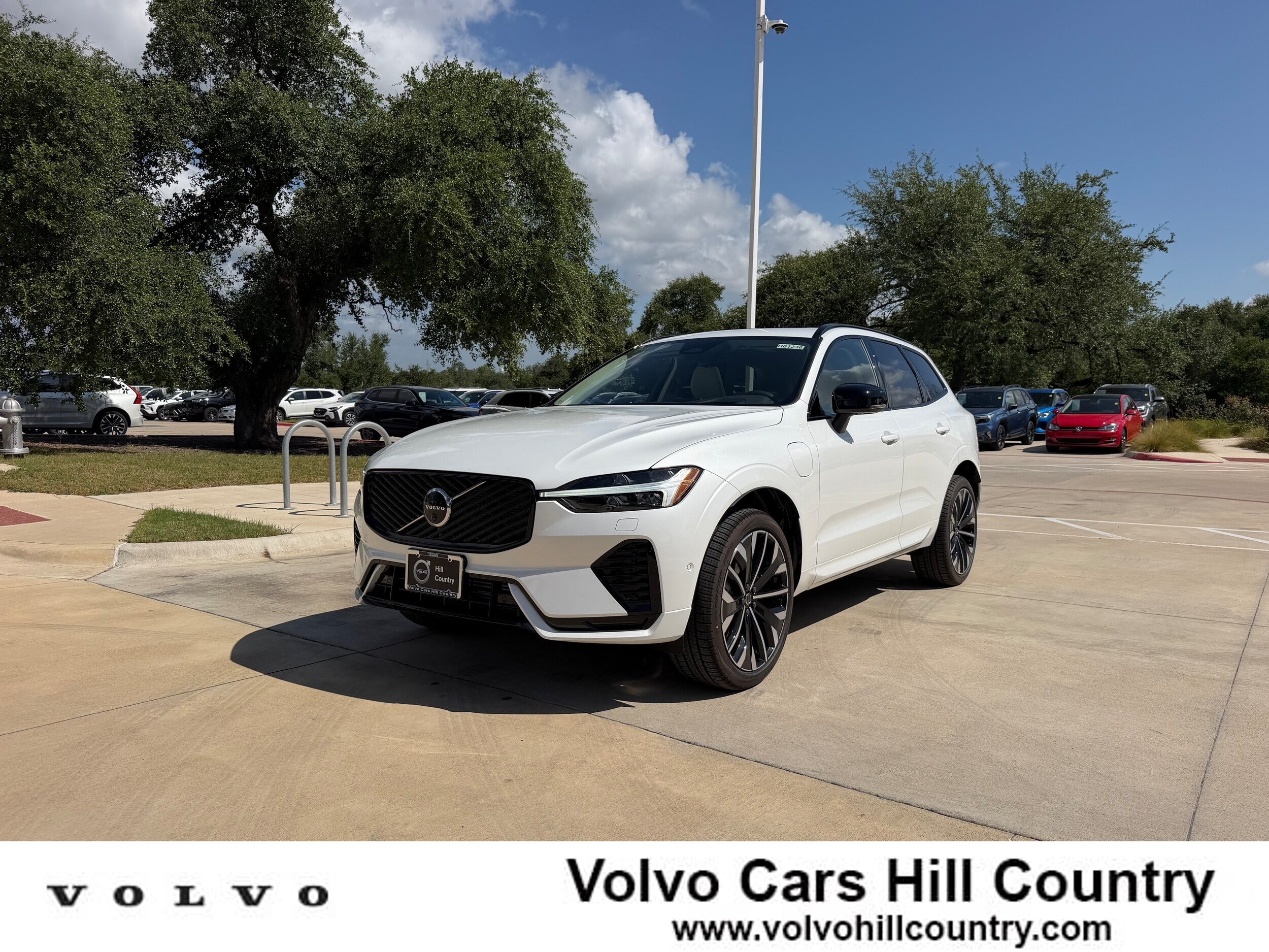 2026 Volvo XC60 T8 Ultra Dark AWD's photo