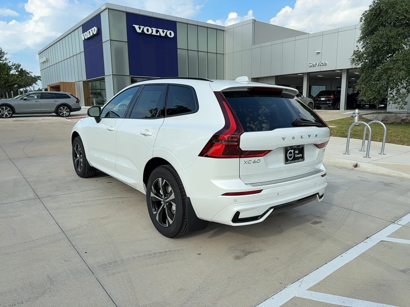 2026 Volvo XC60 B5 Core photo 3
