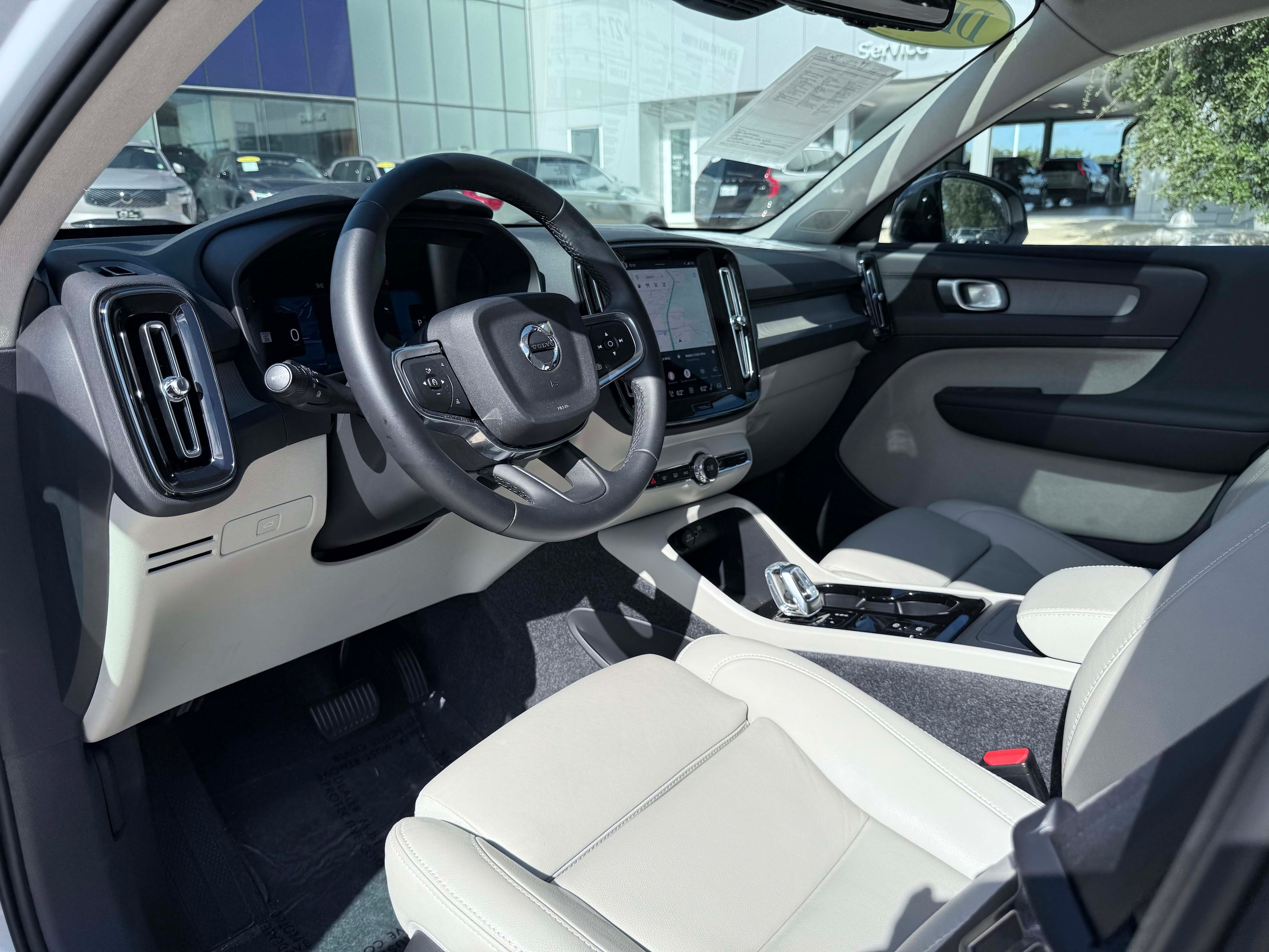 2026 Volvo XC40 Plus - Photo 12