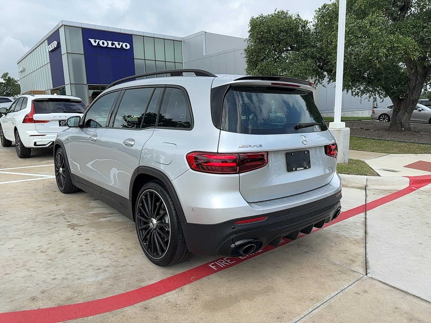 2024 Mercedes Benz GLB AMG 35 photo 4