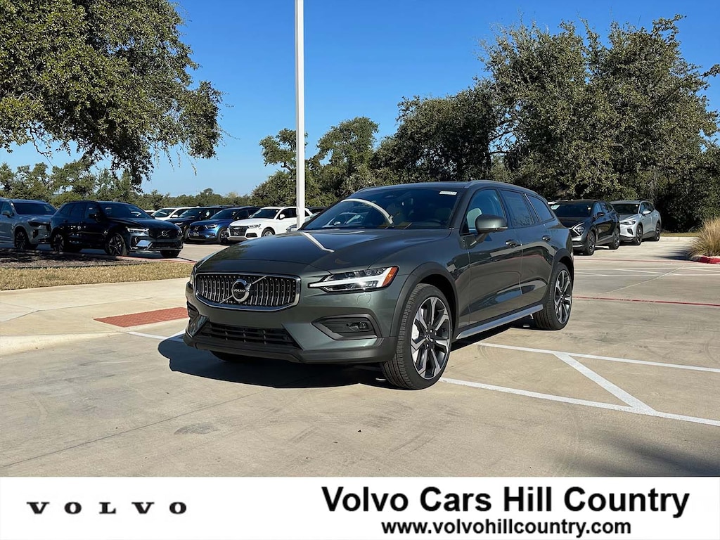 New 2026 Volvo V60 Cross Country B5 Ultra Wagon