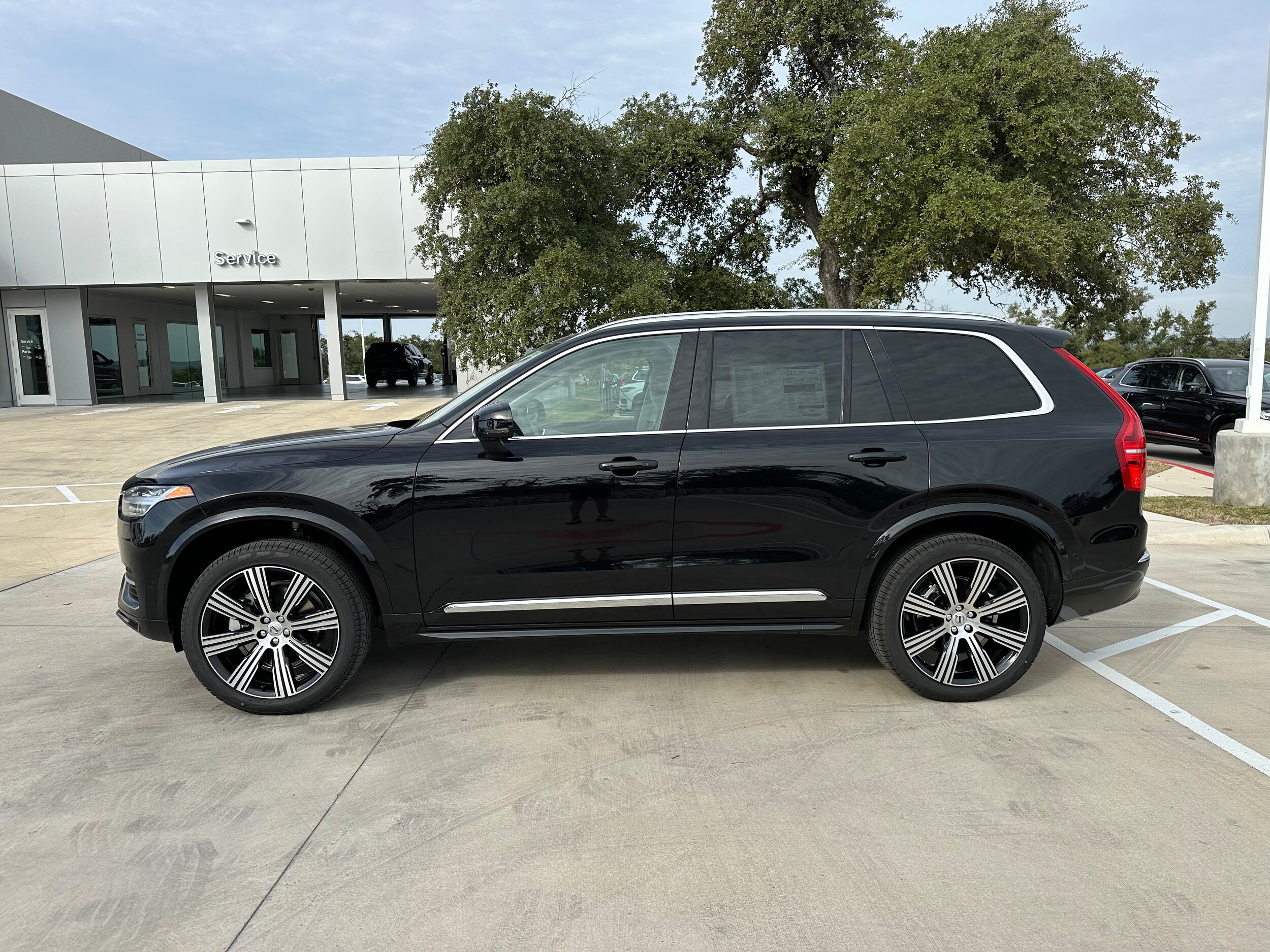 2025 Volvo XC90 Plus photo 3