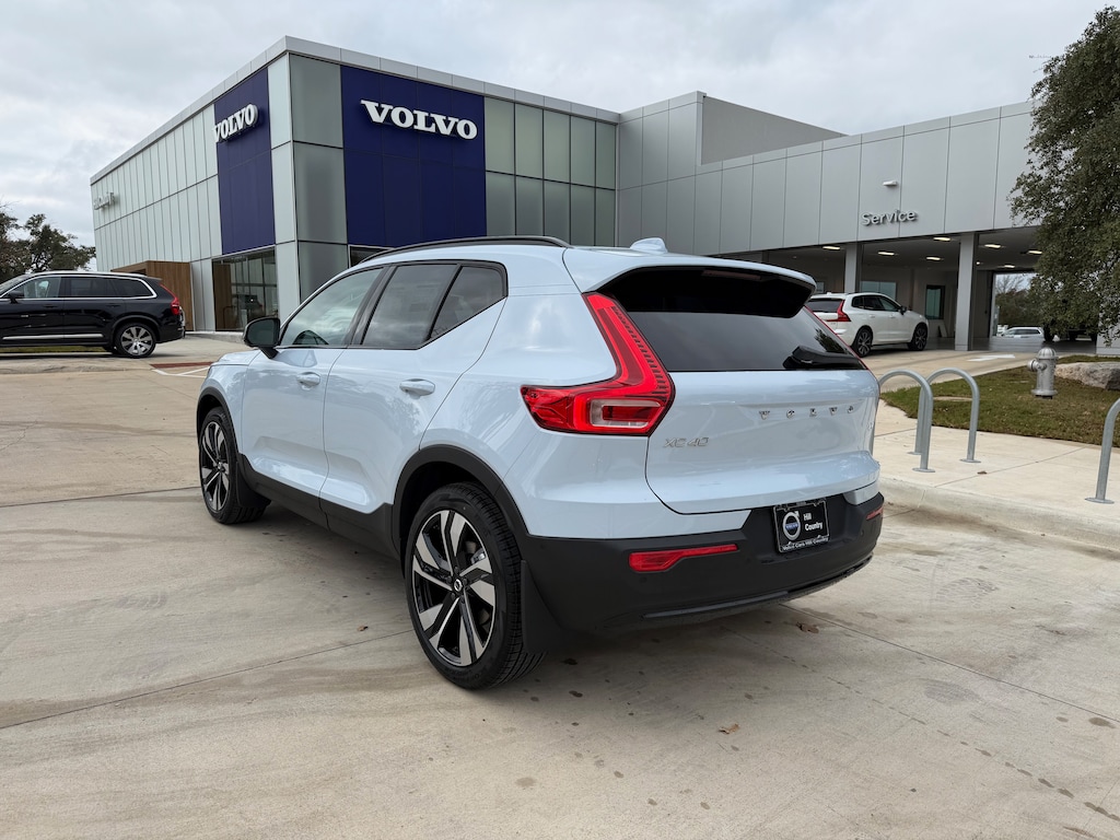 New 2026 Volvo XC40 B4 Plus SUV