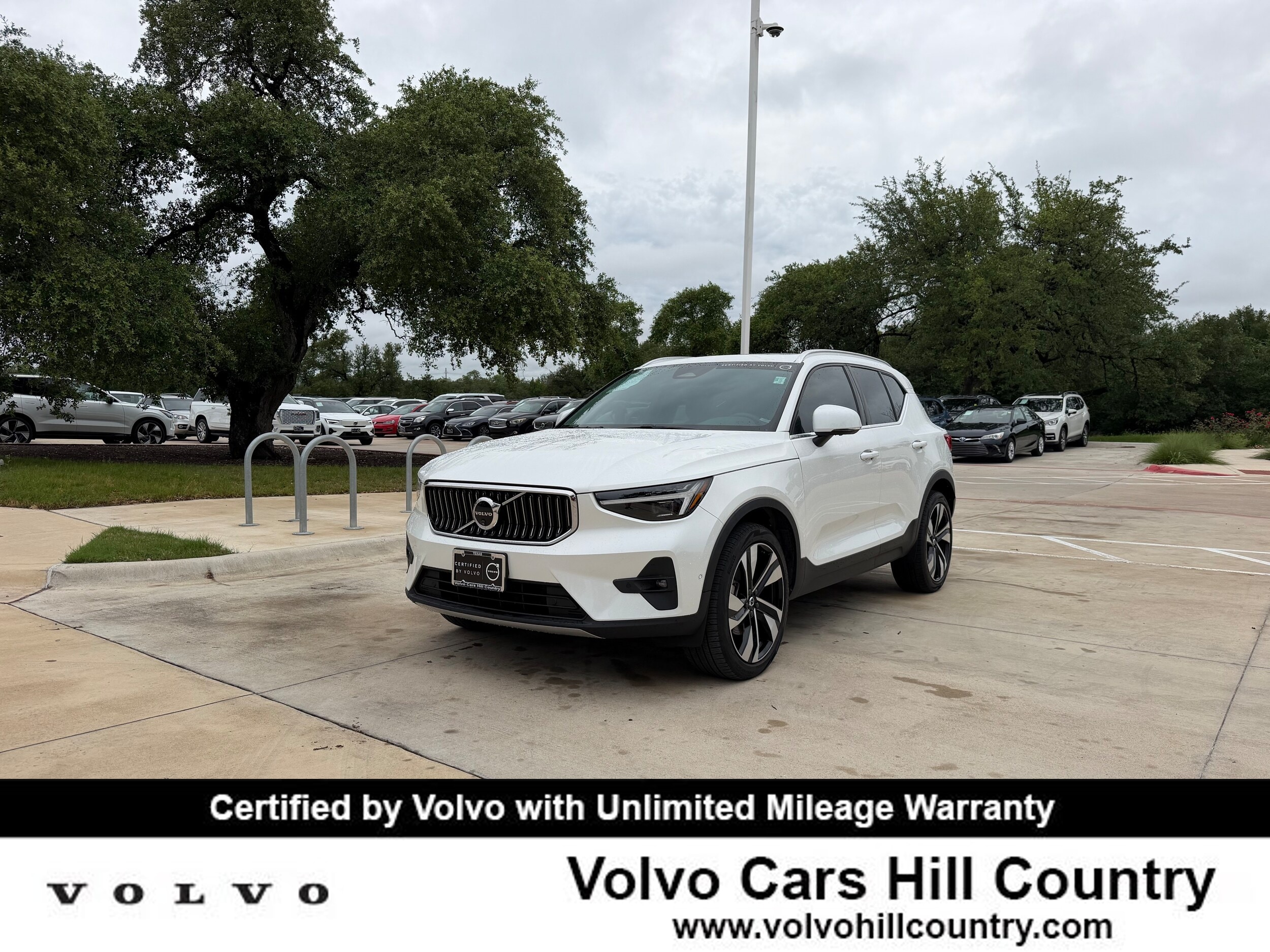 2024 Volvo XC40 B5 Ultimate Bright AWD's photo
