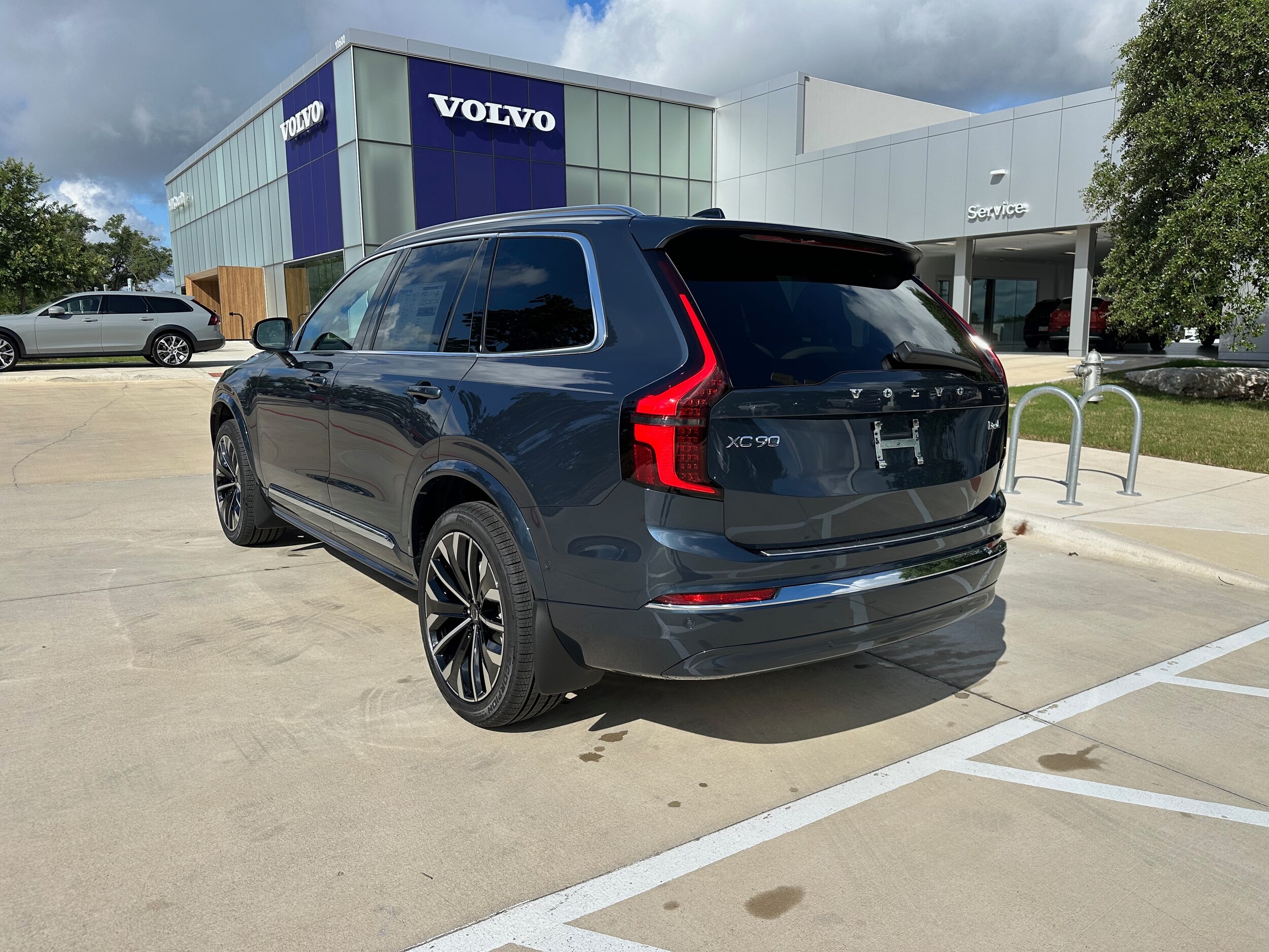 2026 Volvo XC90 Plus photo 3