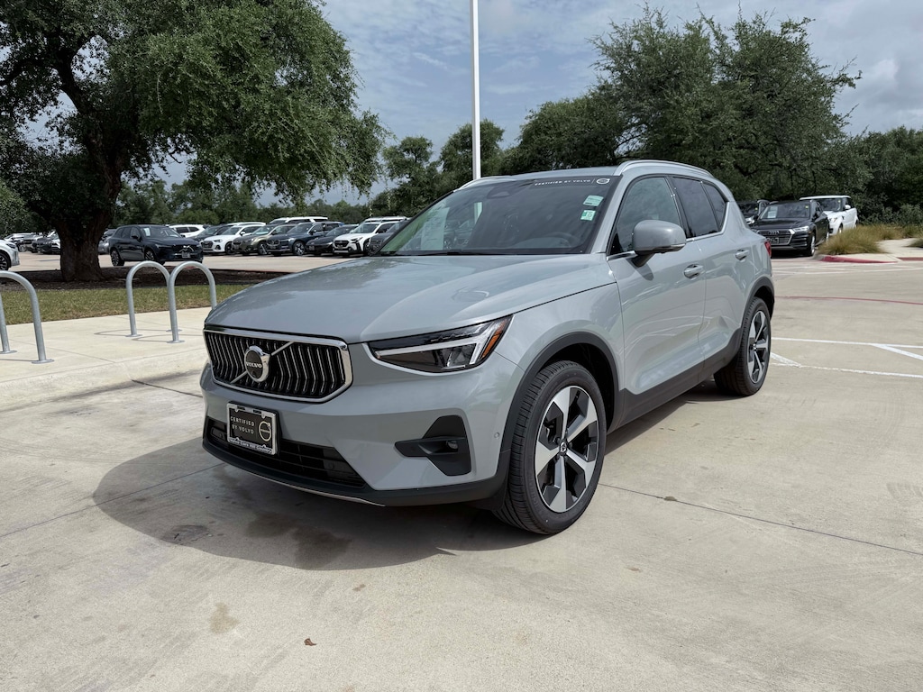 Certified 2025 Volvo XC40 B5 Plus Bright Theme SUV