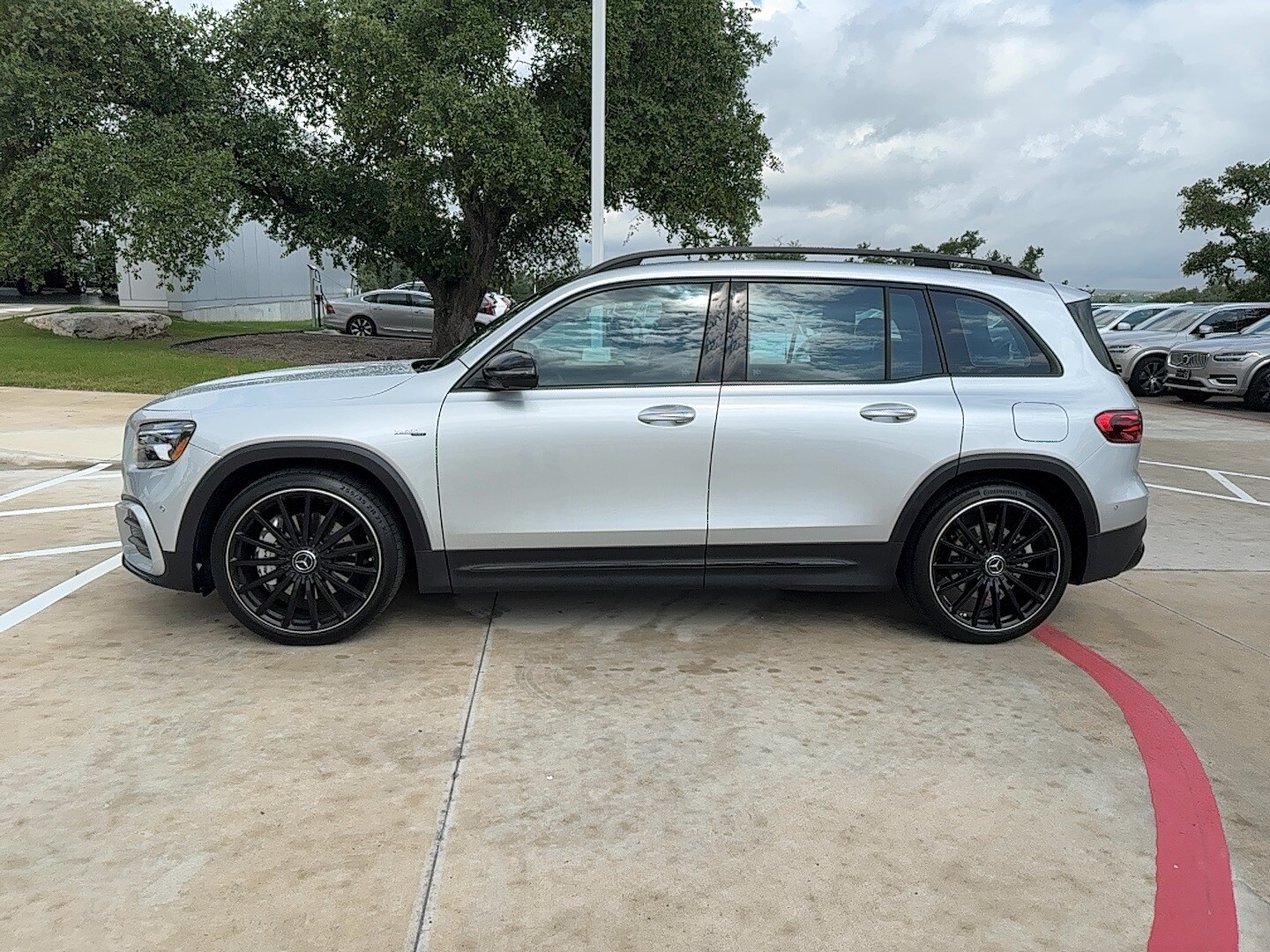 2024 Mercedes Benz GLB AMG 35 photo 3