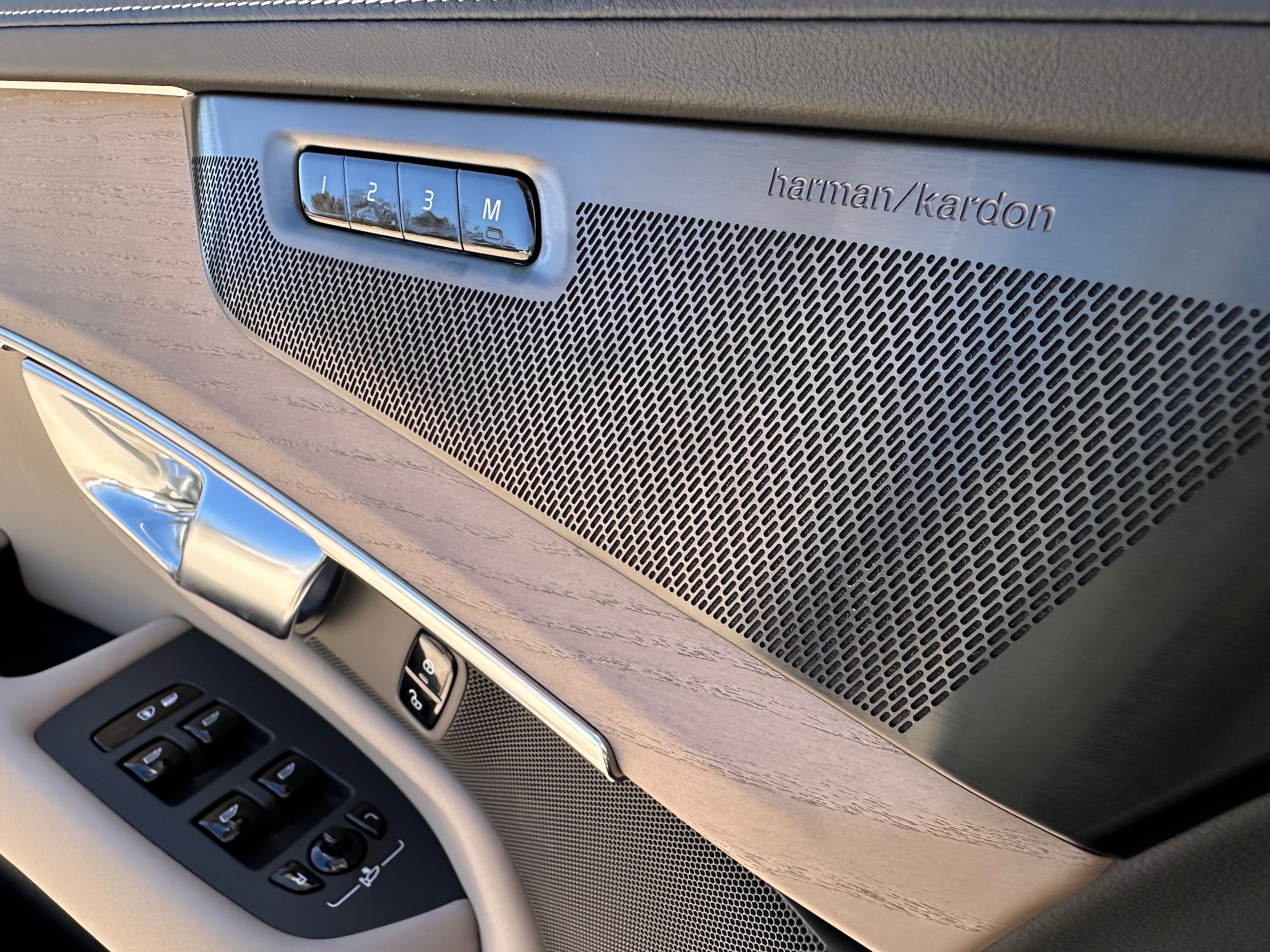 2026 Volvo XC90 Plus - Photo 19