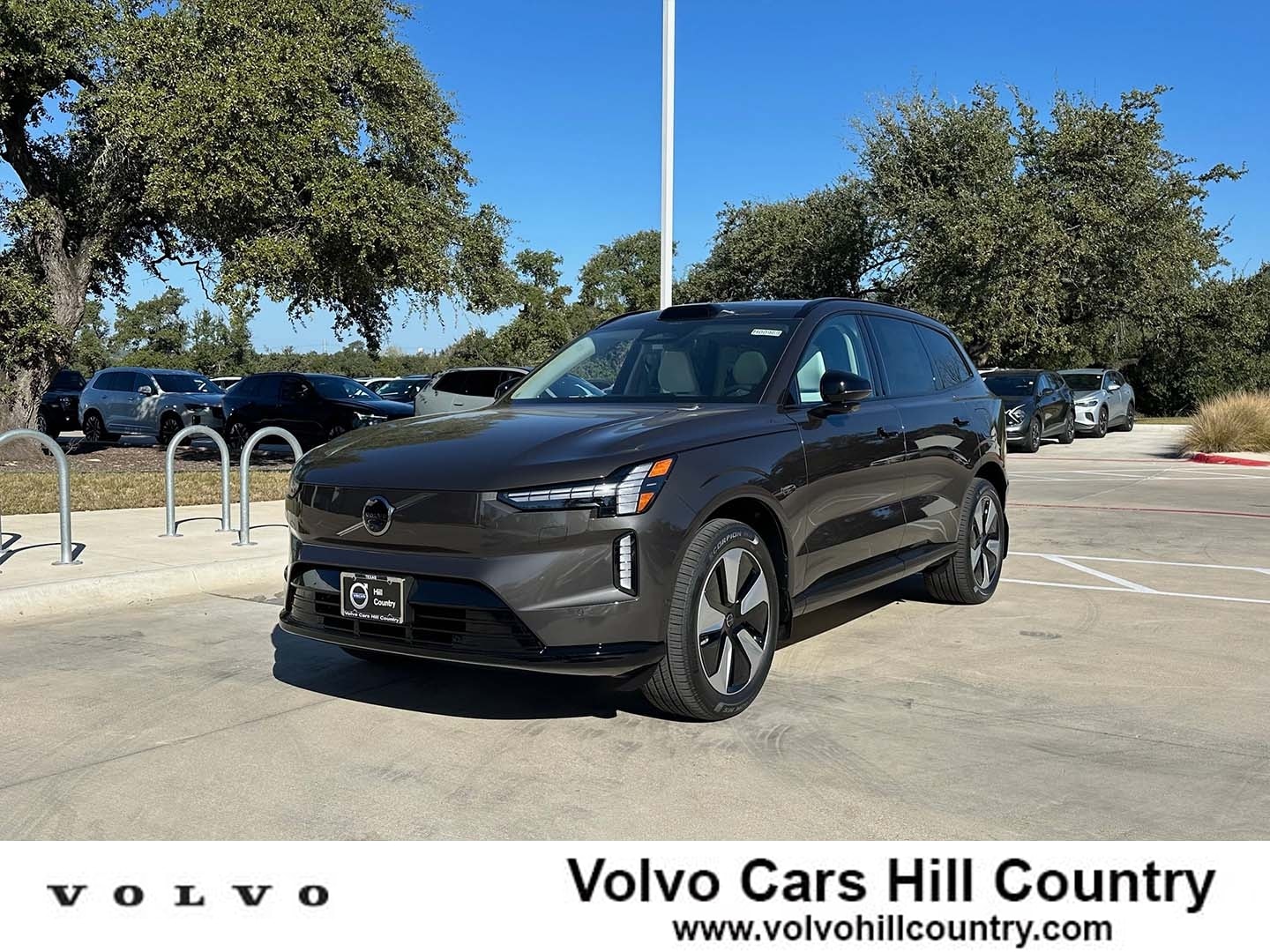 2025 Volvo EX90 Plus's photo