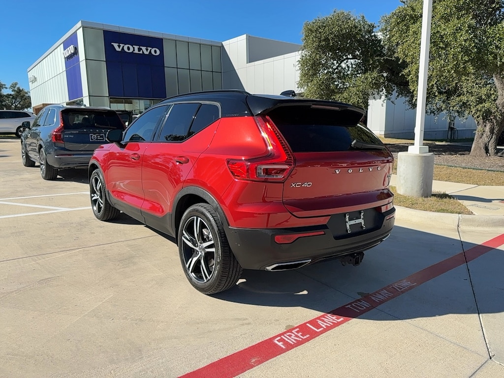 Used 2019 Volvo XC40 T5 R-Design SUV