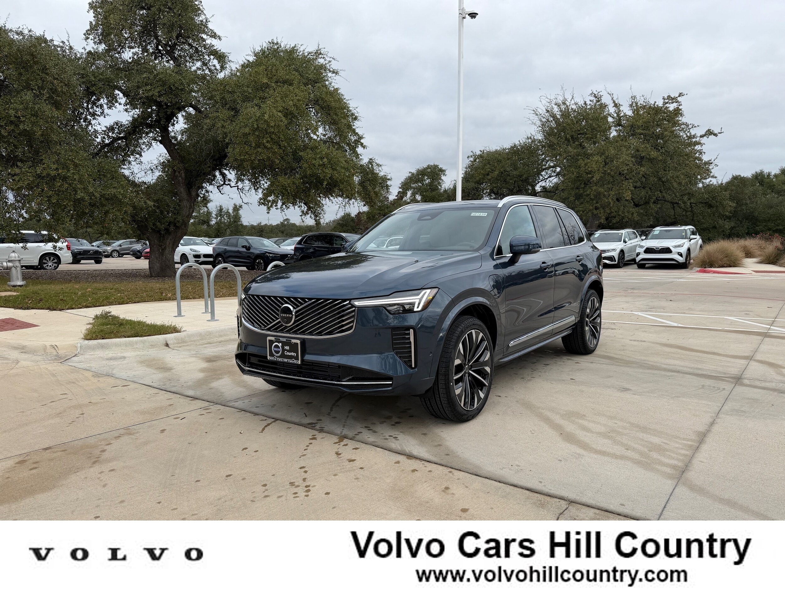 2026 Volvo XC90 Plus's photo