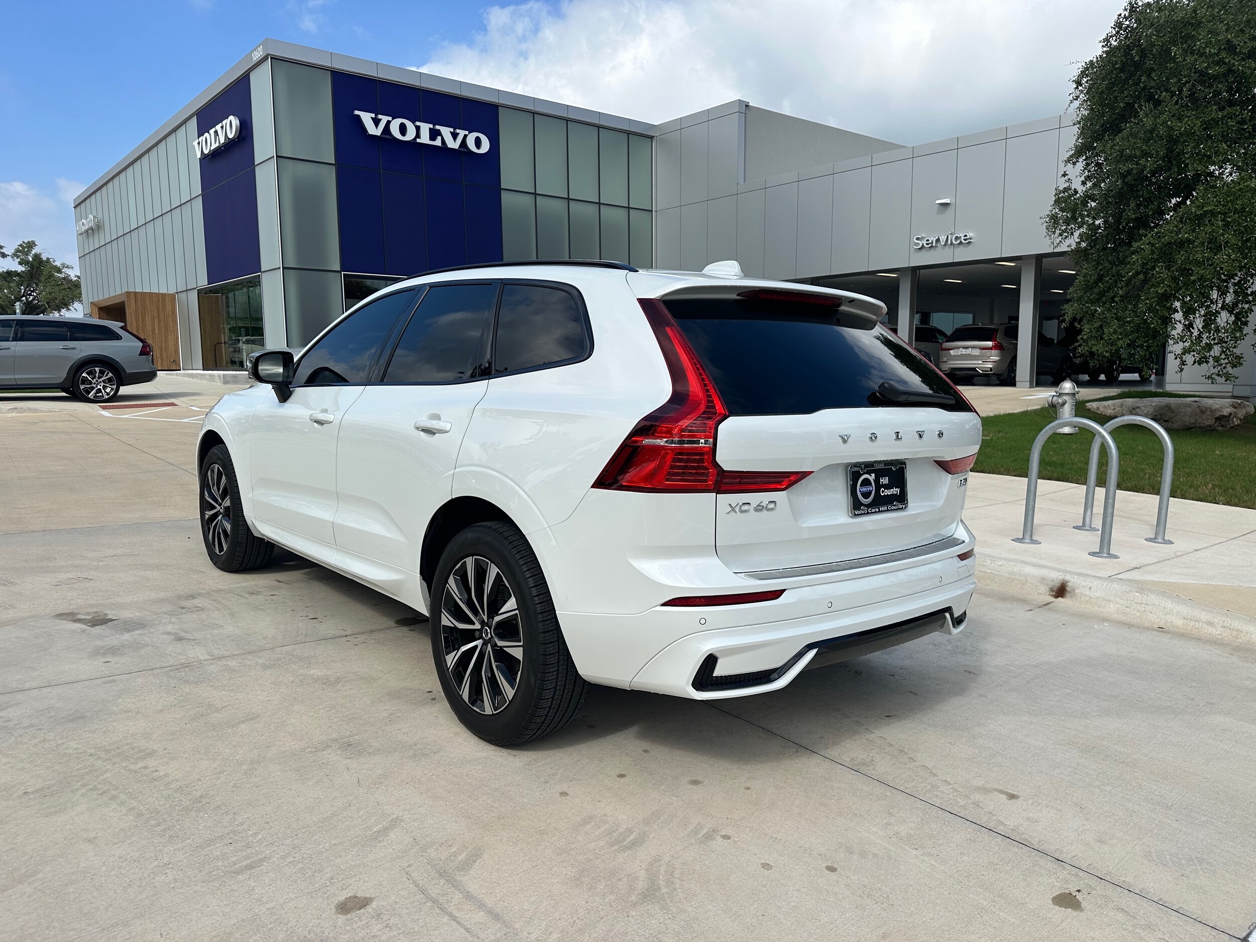 2024 Volvo XC60 B5 Core photo 4