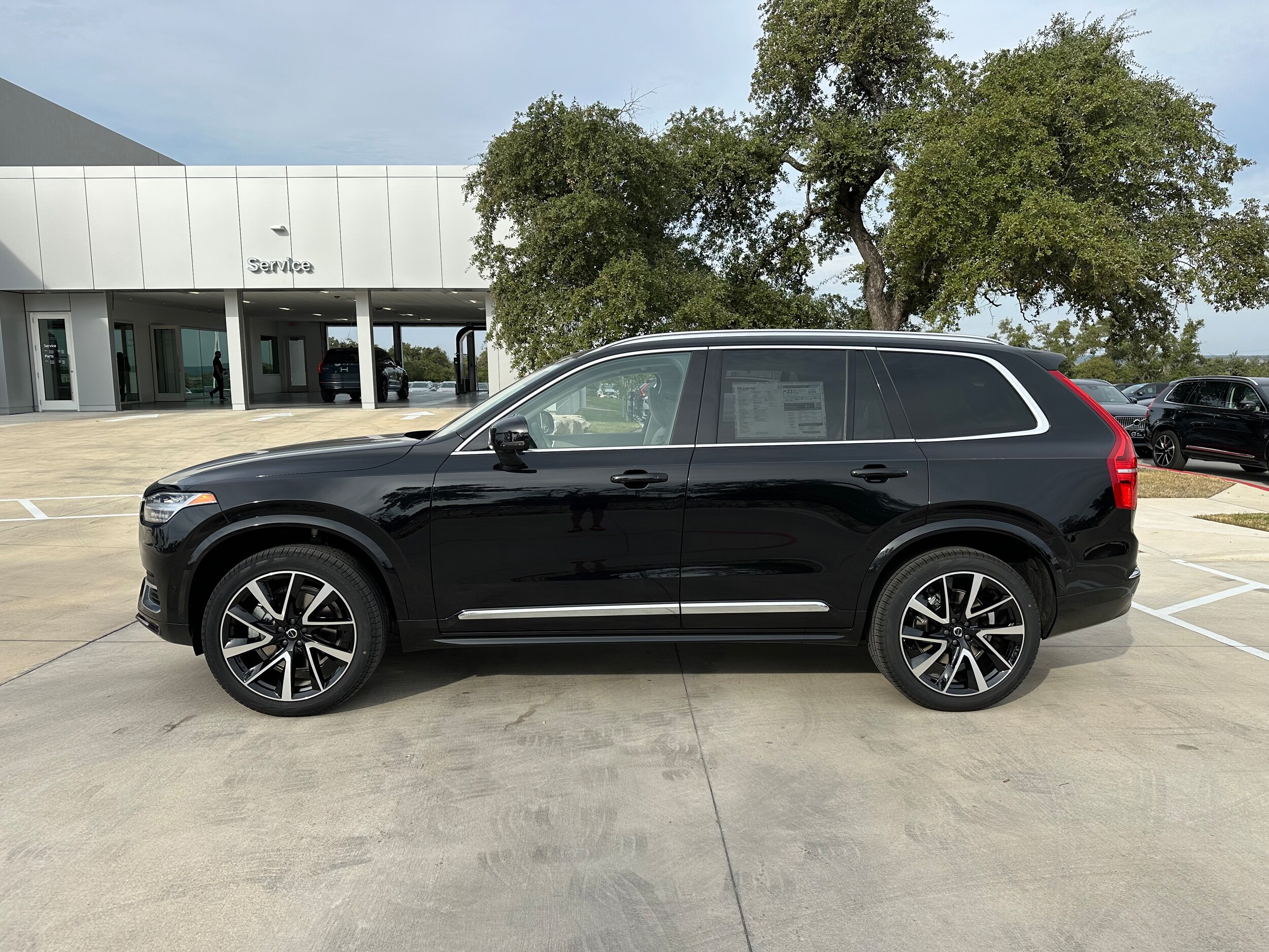 2025 Volvo XC90 Plus photo 3