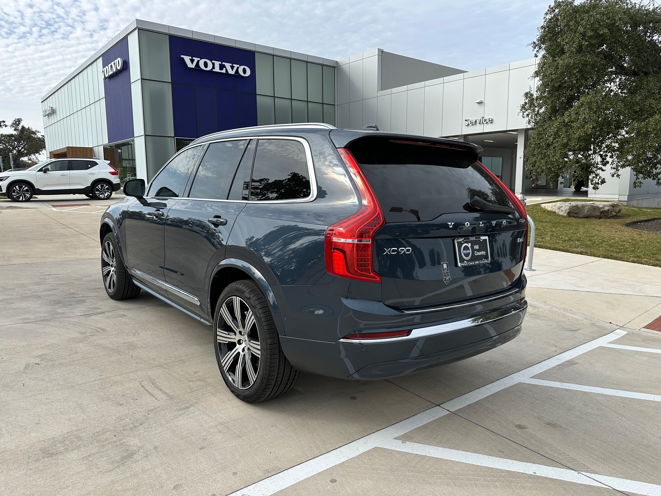 2025 Volvo XC90 Plus photo 3