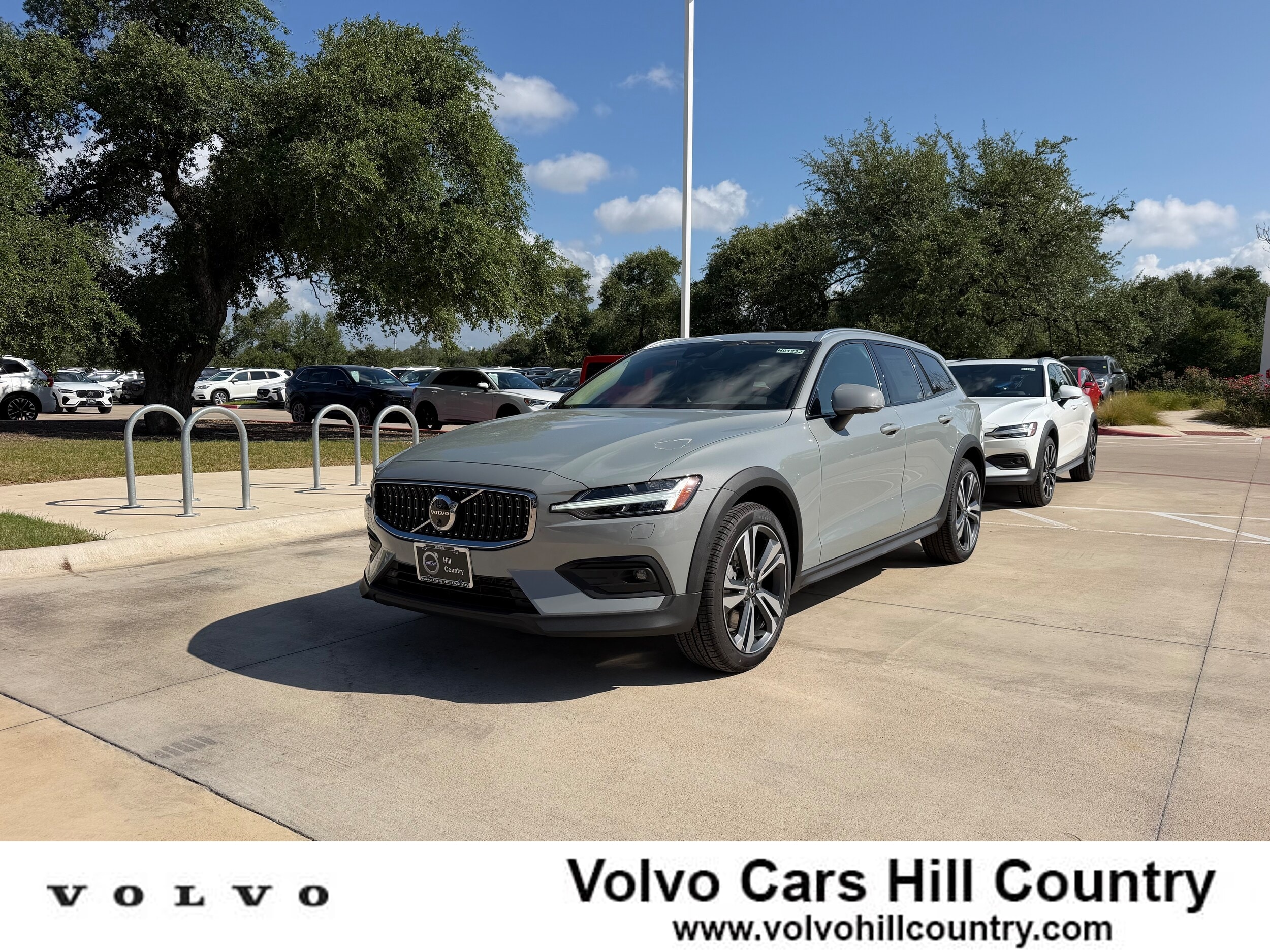 2026 Volvo V60 Cross Country B5 Plus AWD's photo