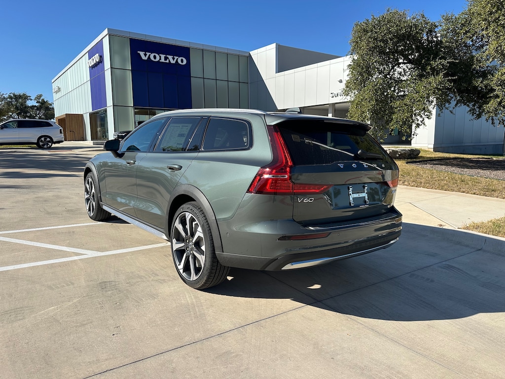 New 2026 Volvo V60 Cross Country B5 Ultra Wagon