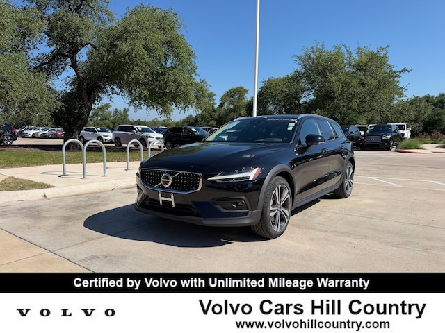 2025 Volvo V60 Cross Country B5 Plus Wagon
