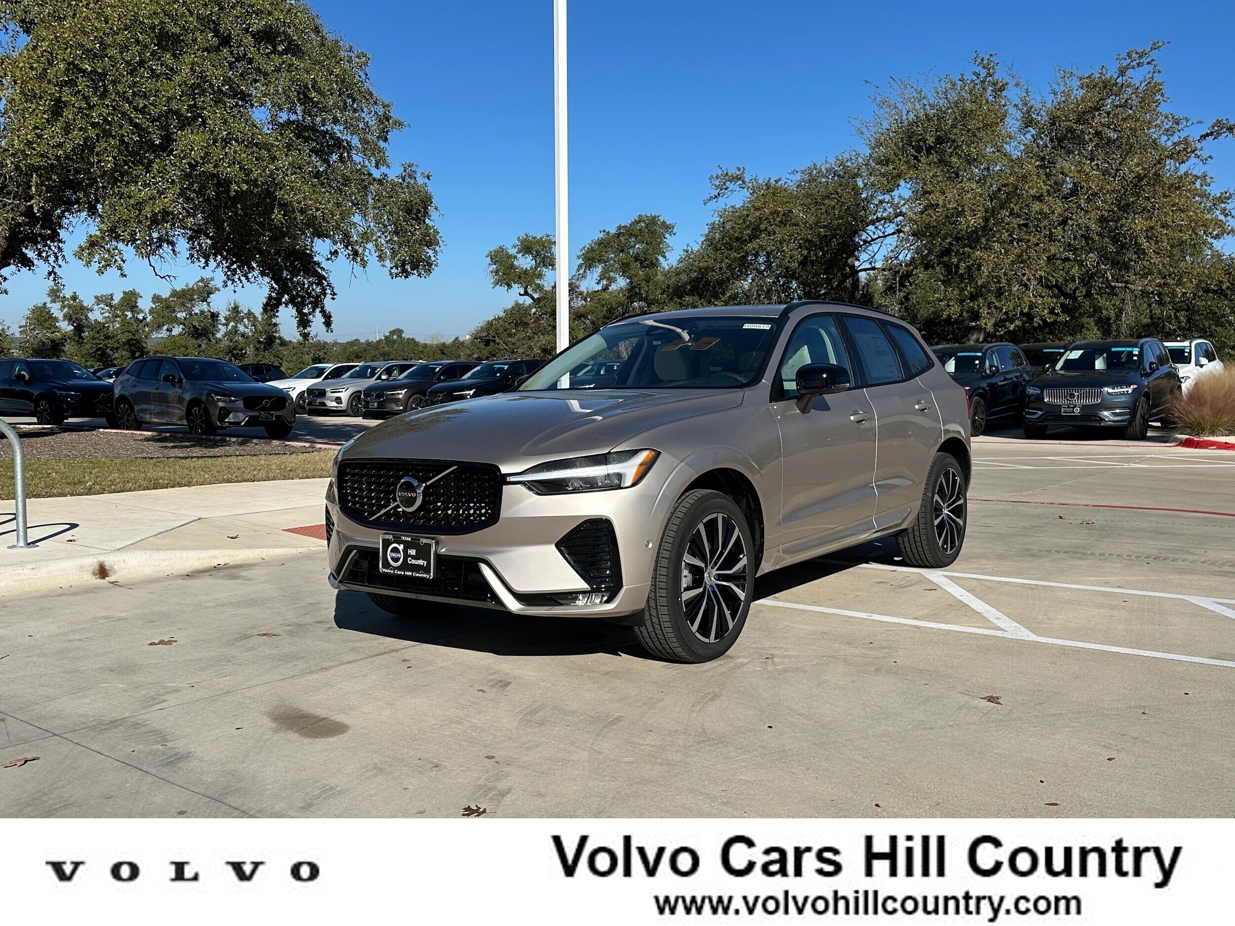 Bright Dusk 2025 Volvo XC60 B5 Plus Dark Theme AWD SUV / Crossover All-Wheel Drive 8-Speed Automatic