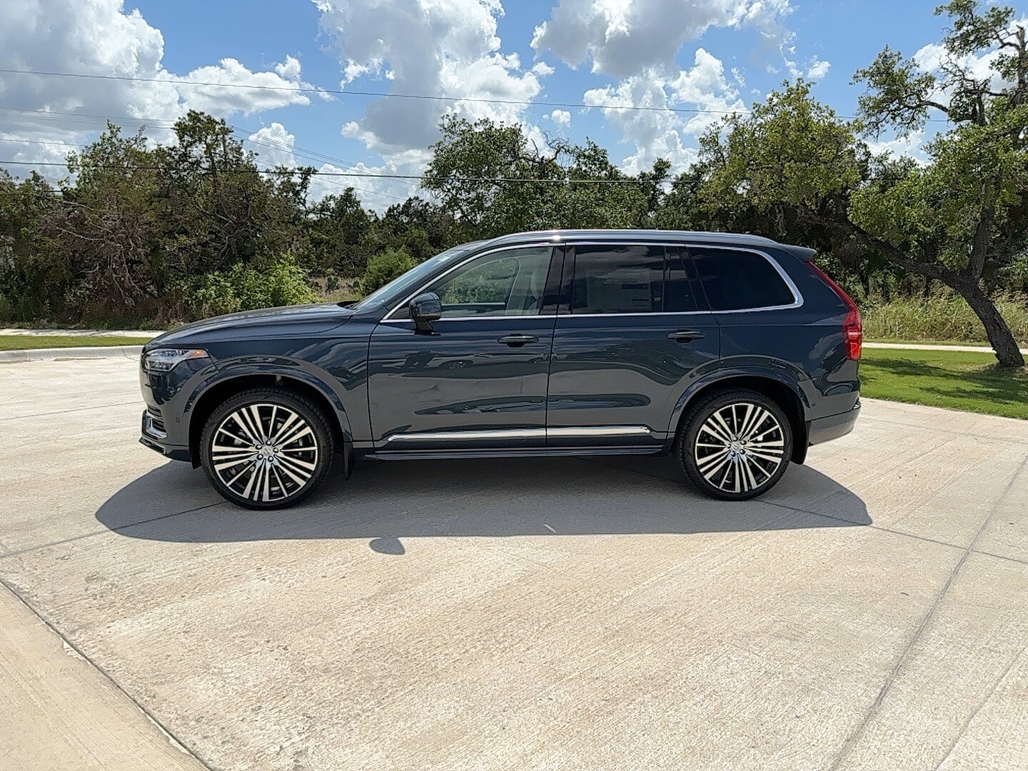 2024 Volvo XC90 Ultimate photo 3