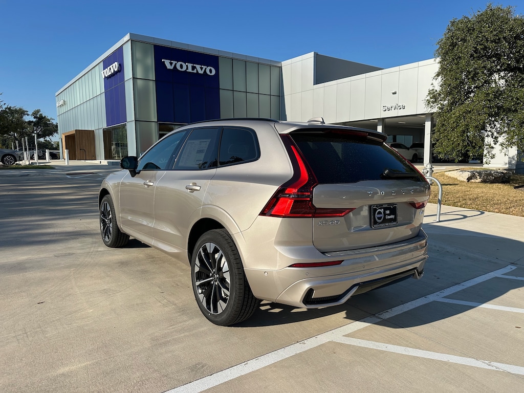 New 2026 Volvo XC60 B5 Plus SUV