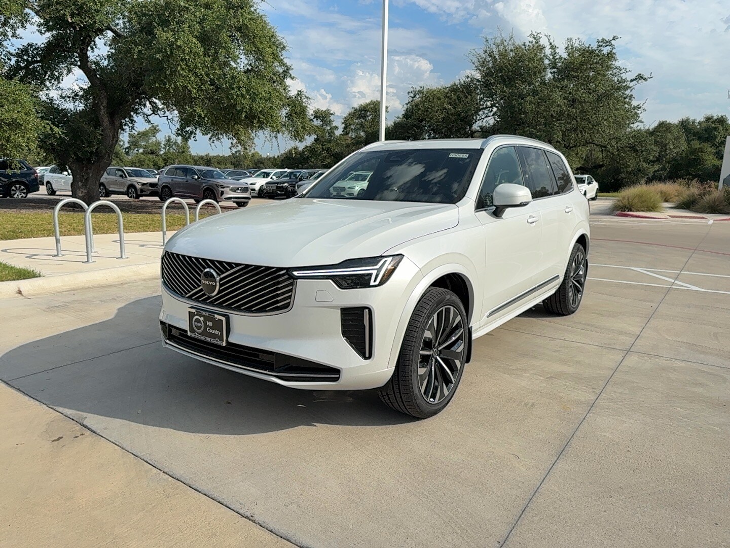 2026 Volvo XC90 Core photo 2