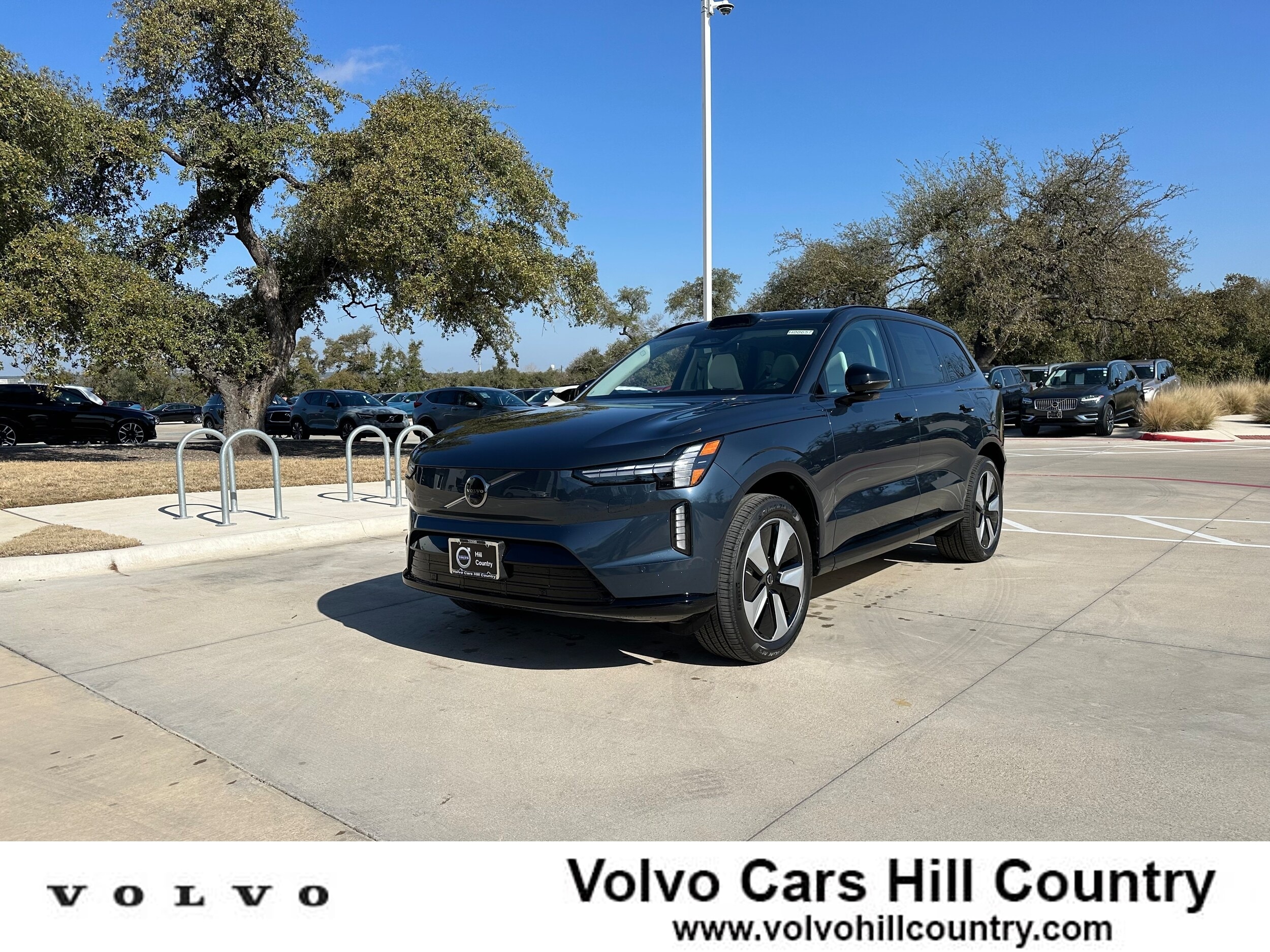 2025 Volvo EX90 Plus's photo