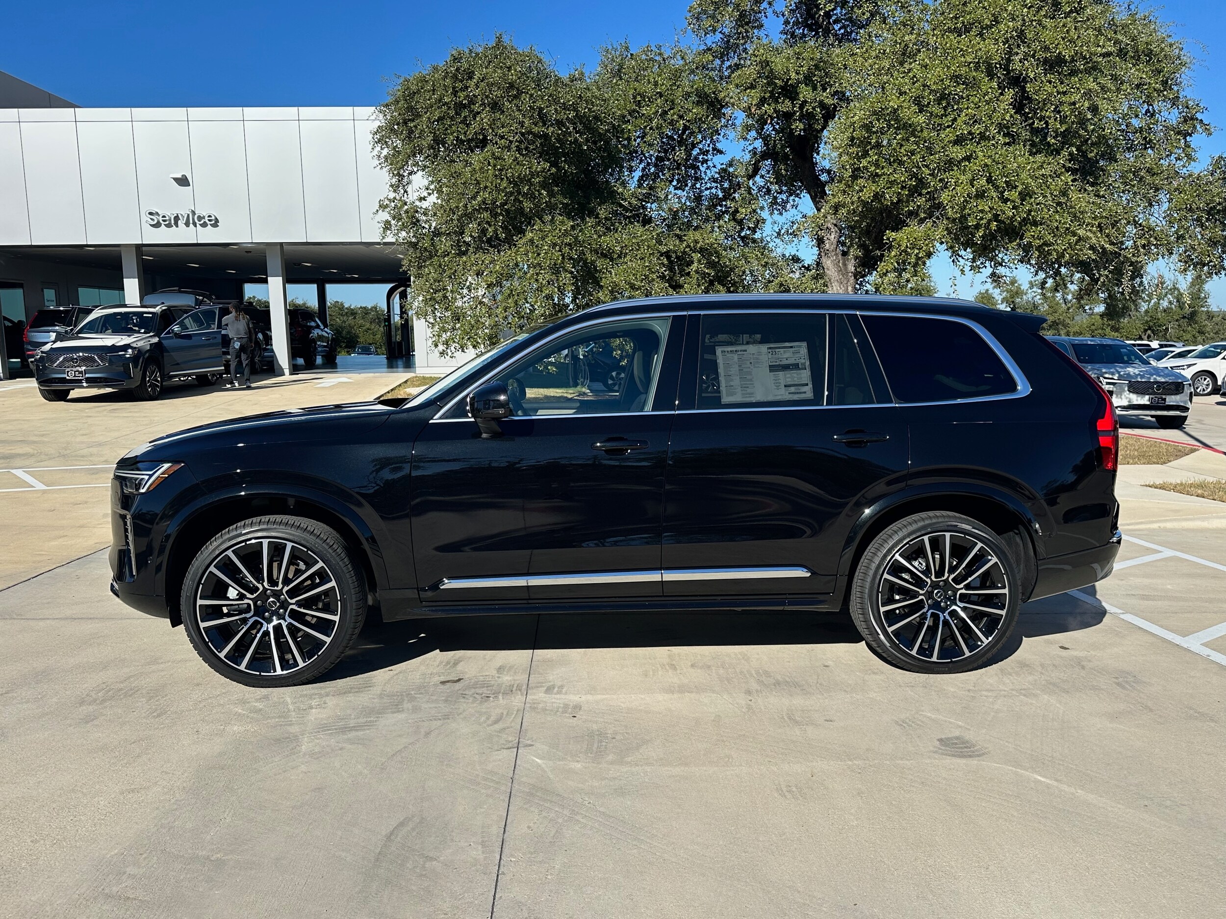 2026 Volvo XC90 Plus photo 3