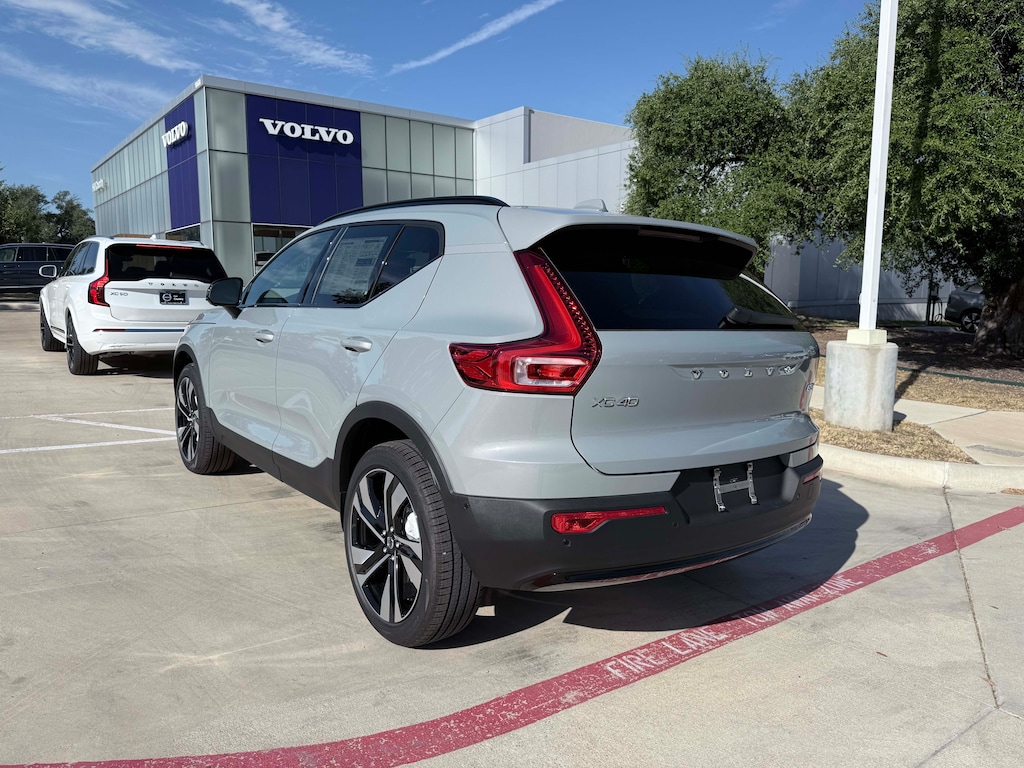 New 2026 Volvo XC40 B5 Plus SUV