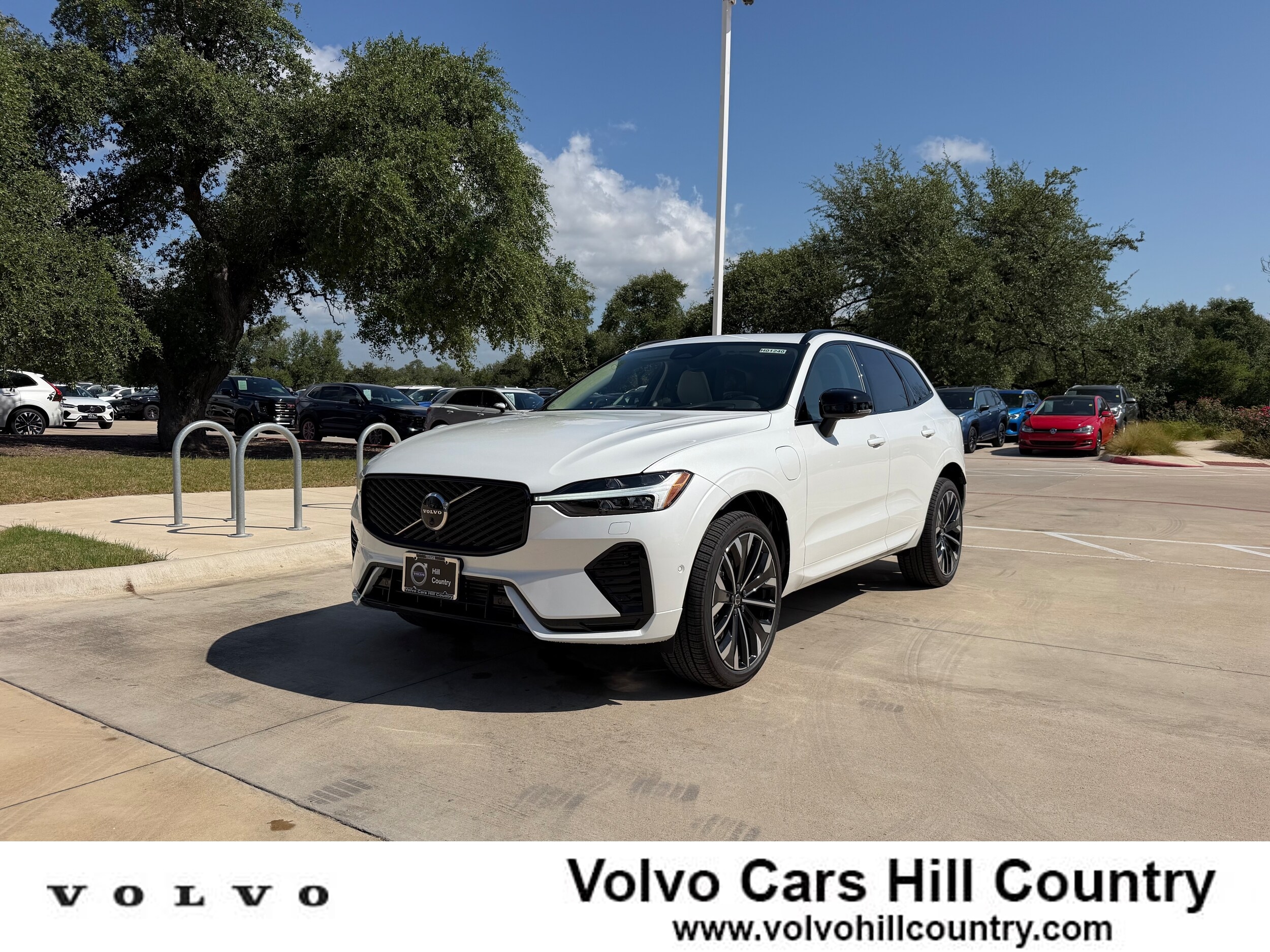 2026 Volvo XC60 T8 Ultra Dark AWD's photo