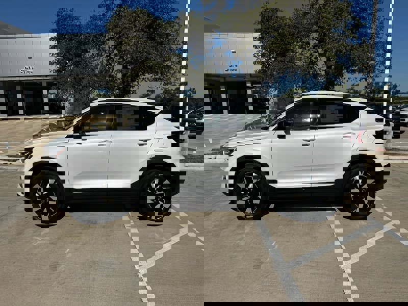 2024 Volvo C40 Recharge Core photo 3