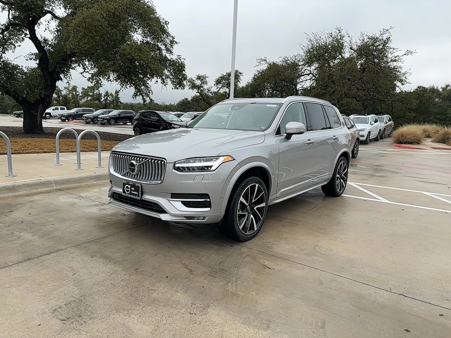 2025 Volvo XC90 Plus photo 2