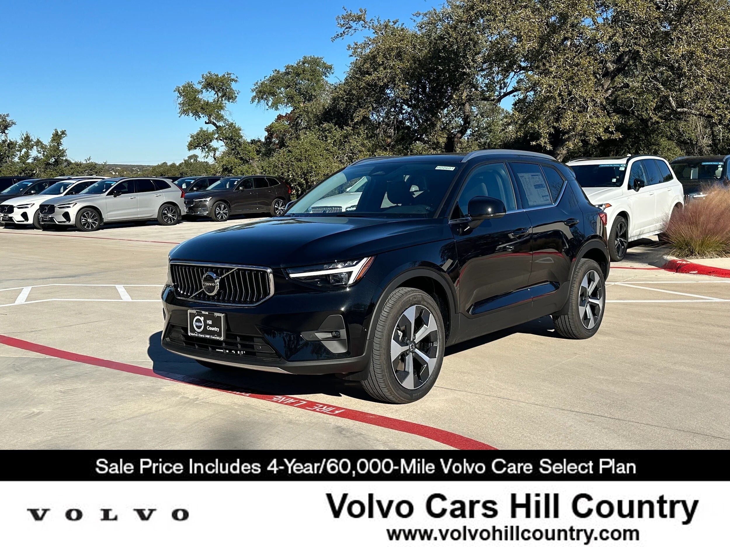 2025 Volvo XC40 SUV 
