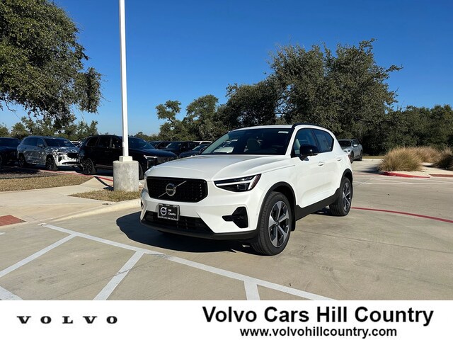 2026 Volvo XC40 B5 Plus AWD SUV