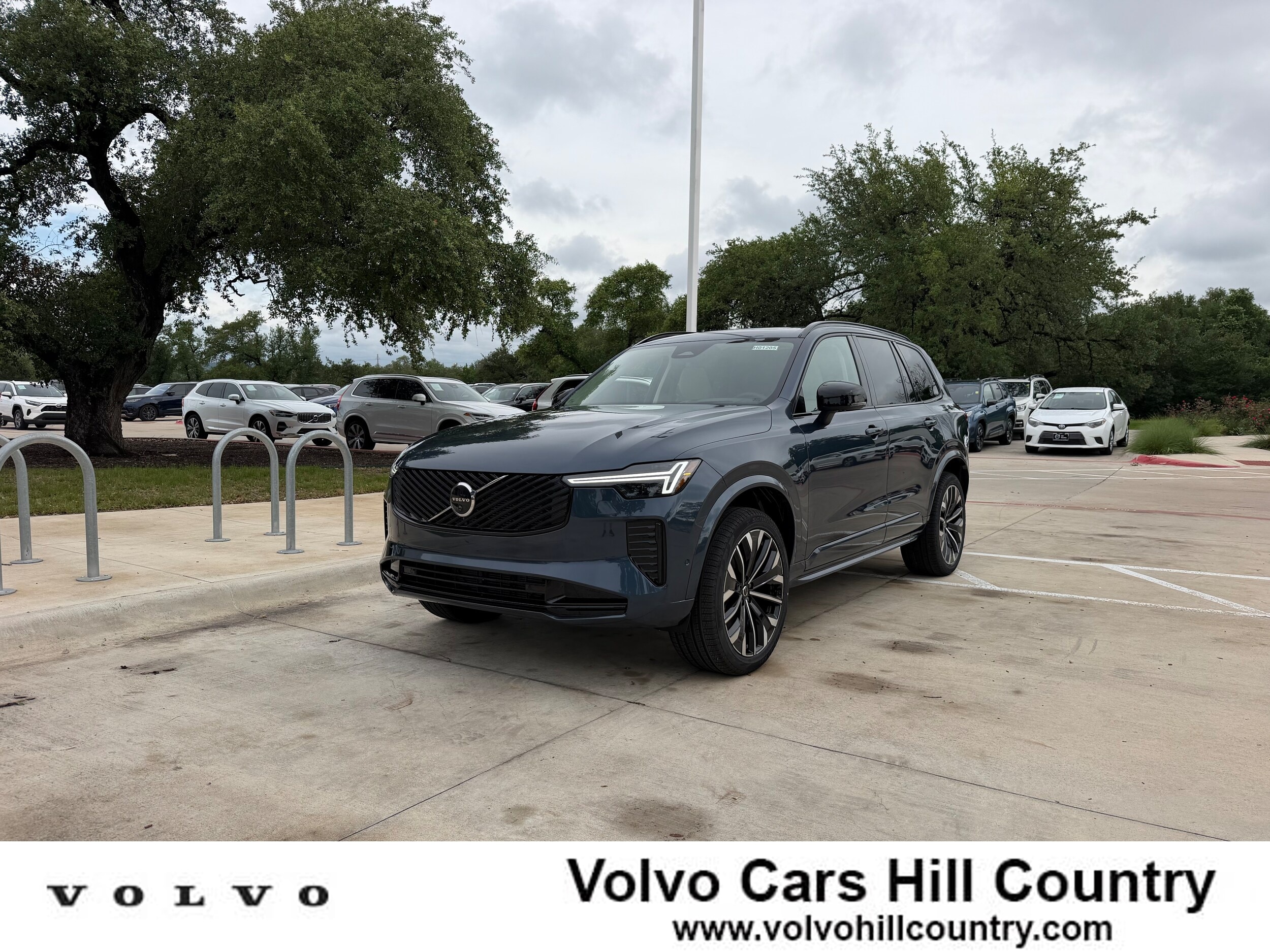 2026 Volvo XC90 B6 Ultra Dark 6-Seater 4WD's photo