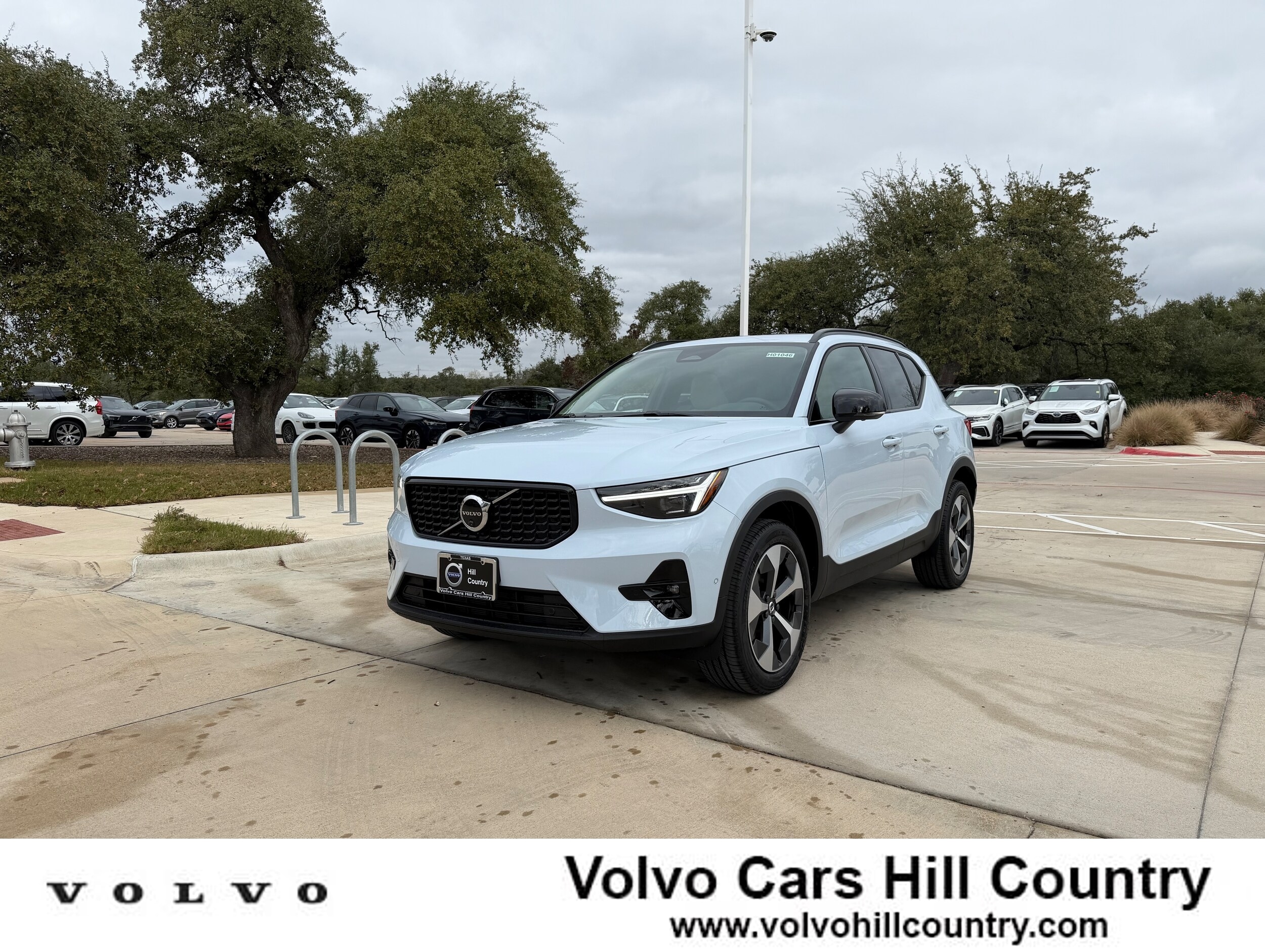 2026 Volvo XC40 Plus's photo