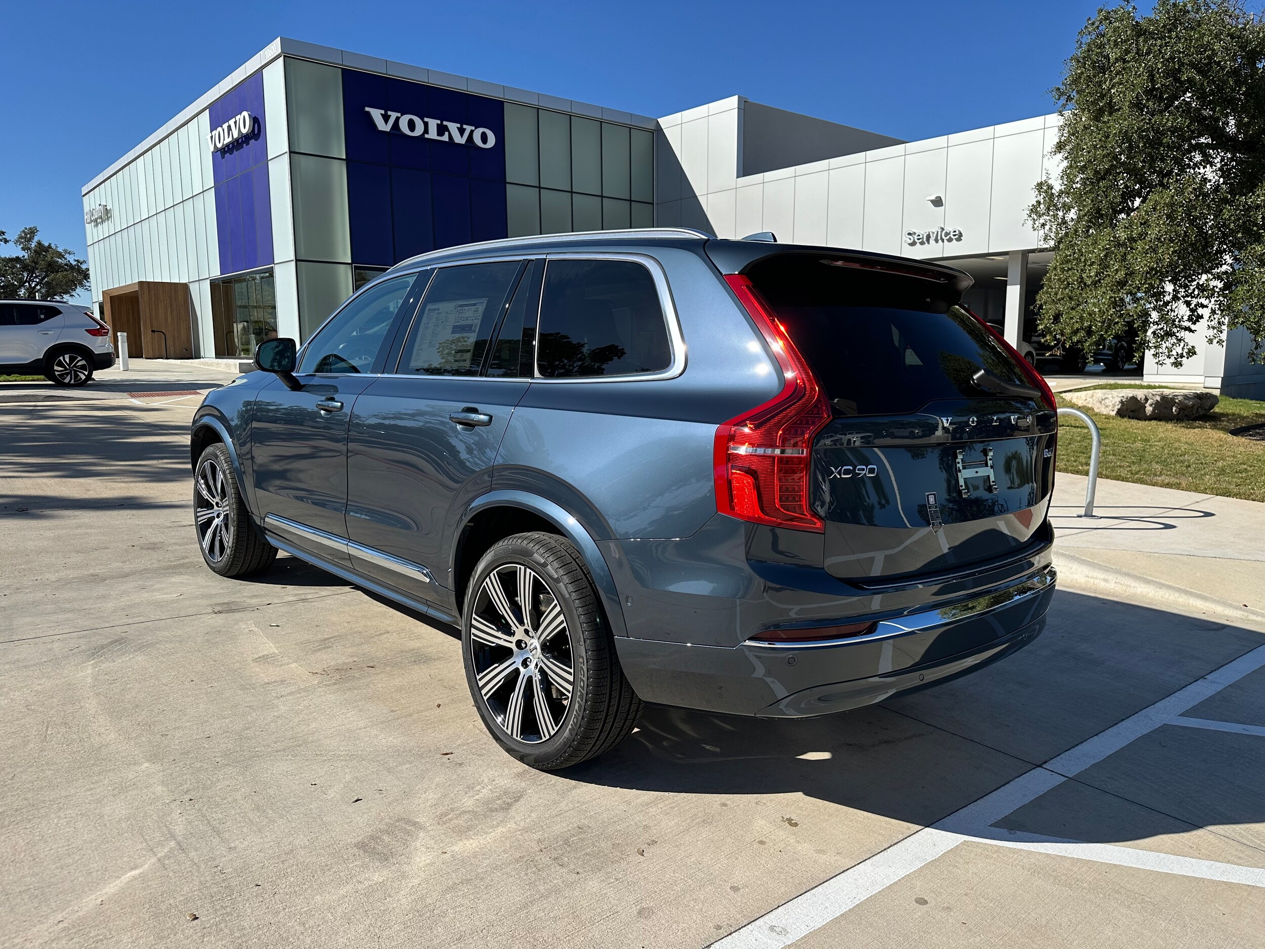 2025 Volvo XC90 Plus photo 4