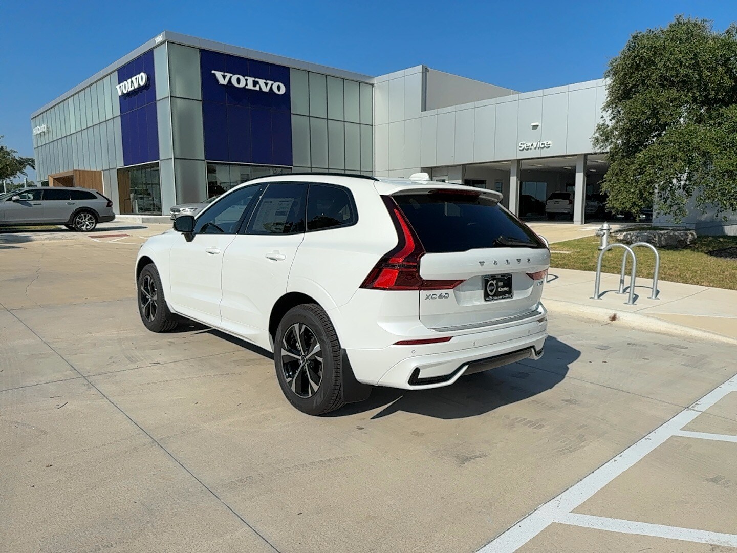2026 Volvo XC60 B5 Core photo 4