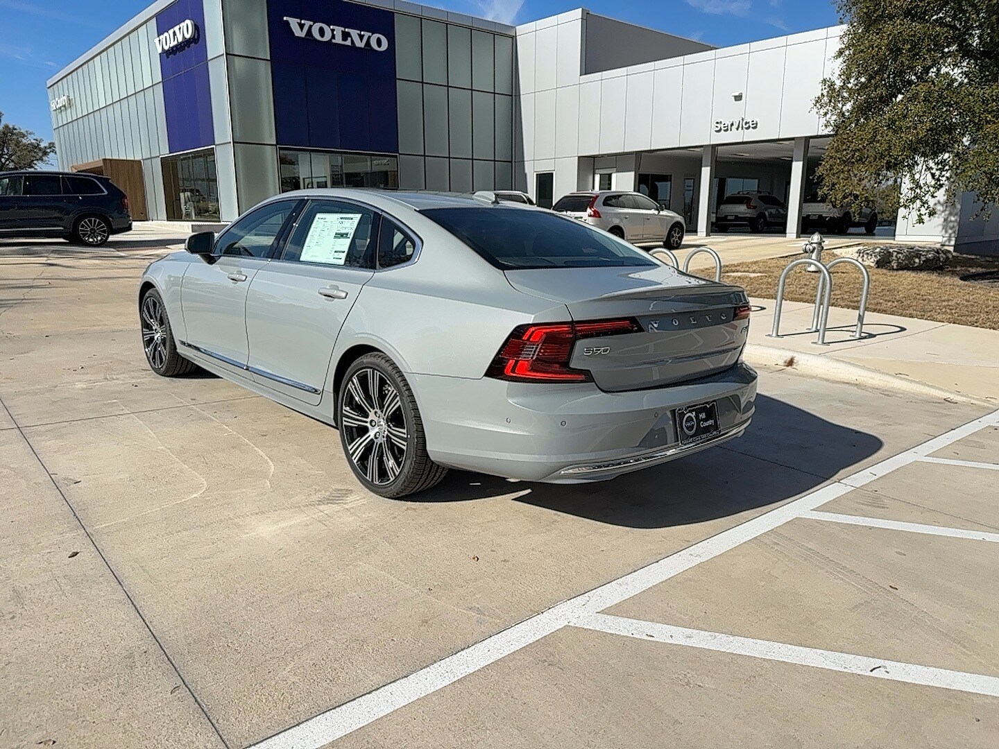 2025 Volvo S90 photo 3
