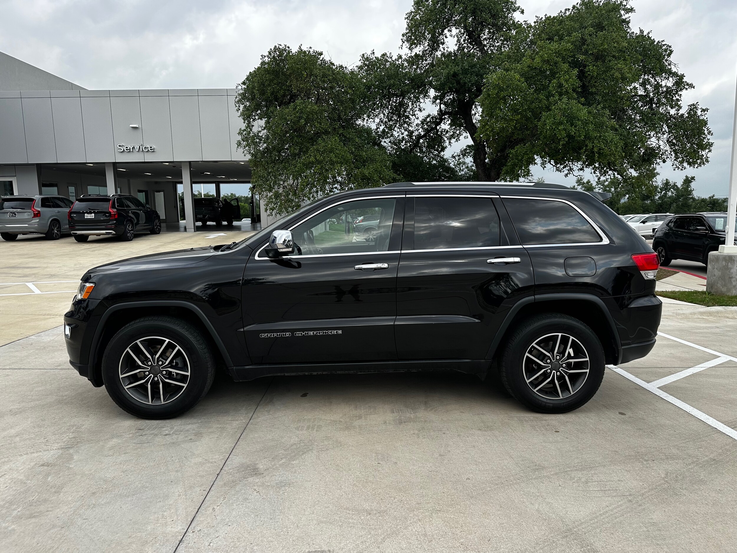 2019 Jeep Grand Cherokee Limited photo 3