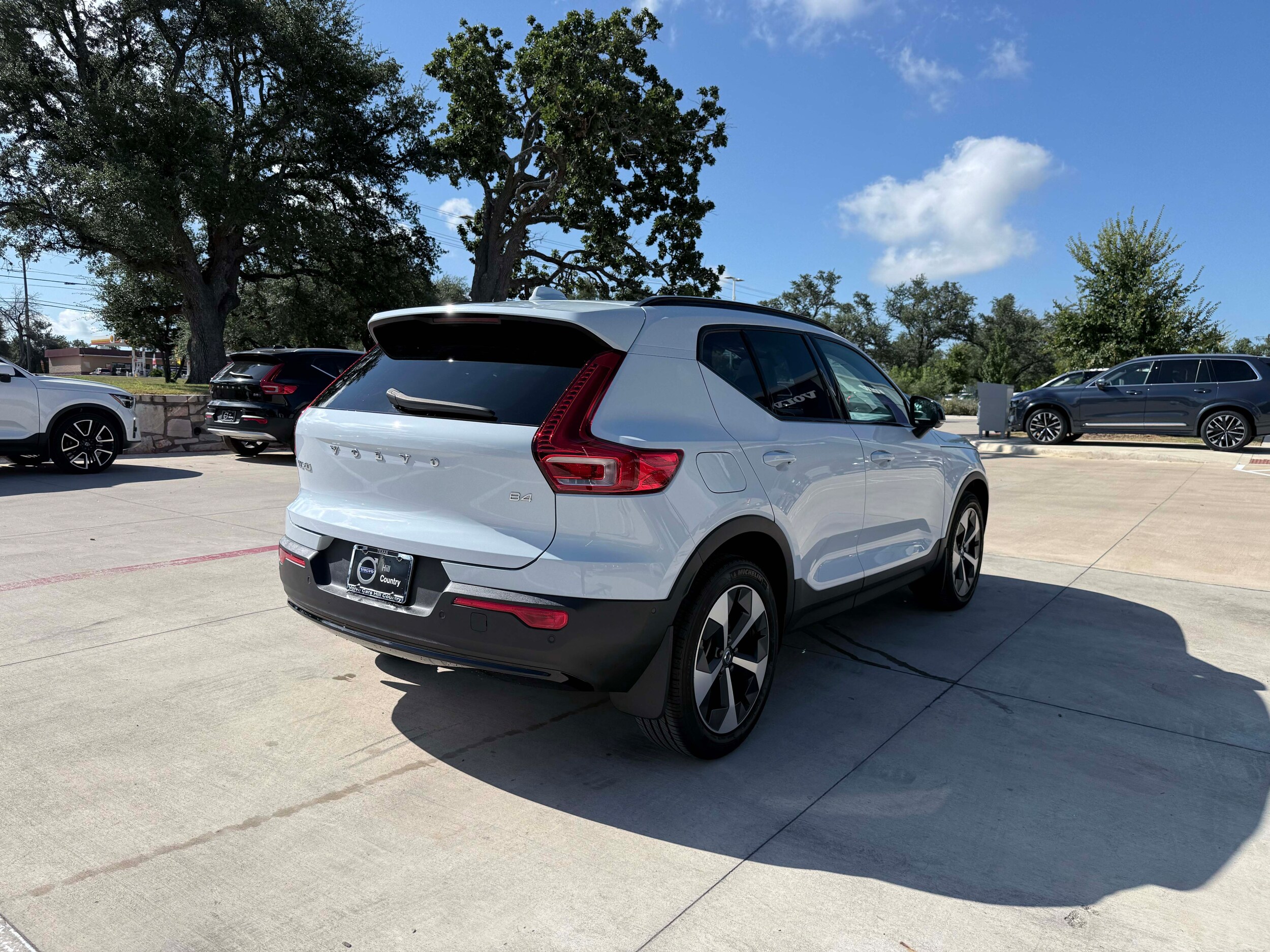 2026 Volvo XC40 Plus - Photo 6