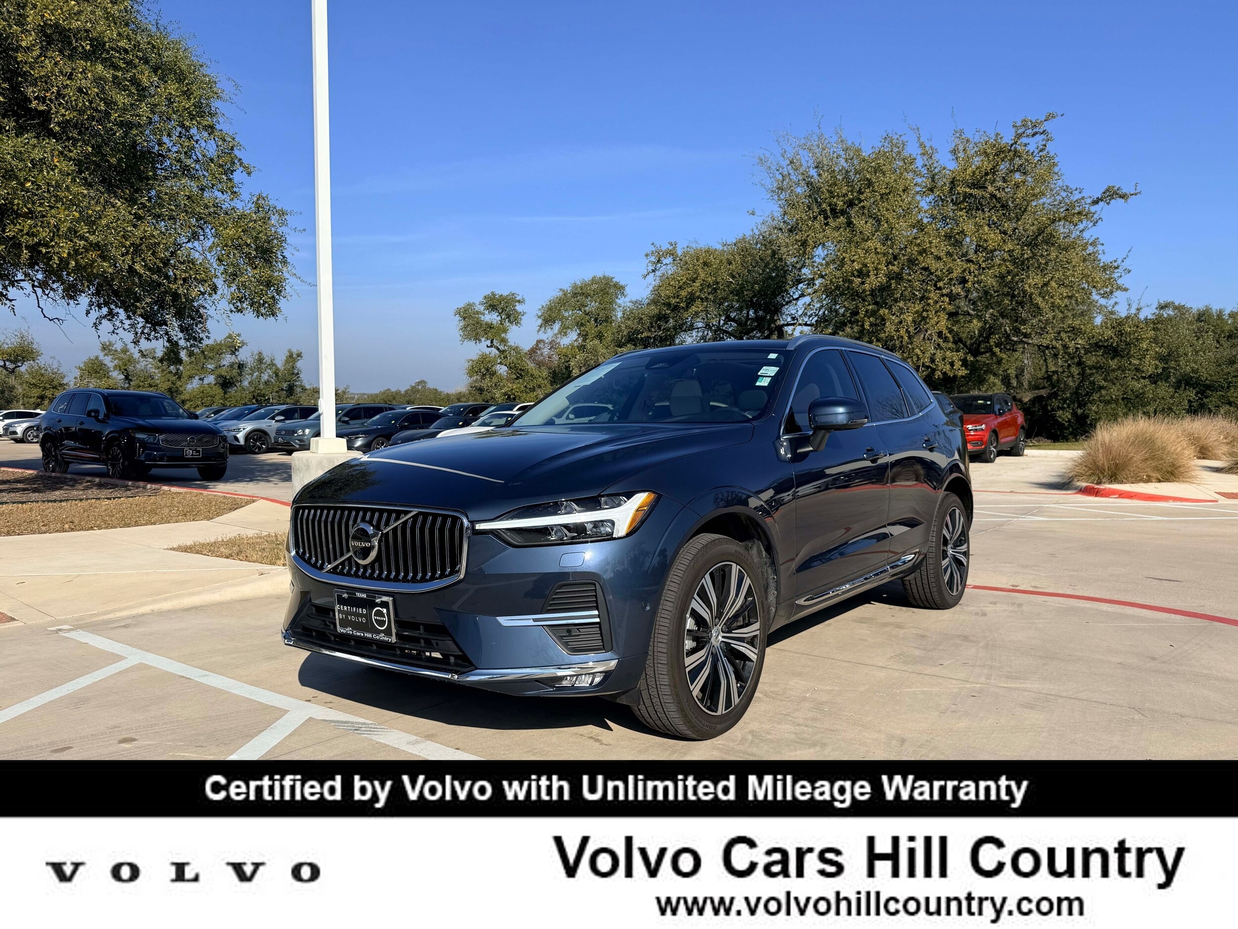 2023 Volvo XC60 Plus's photo