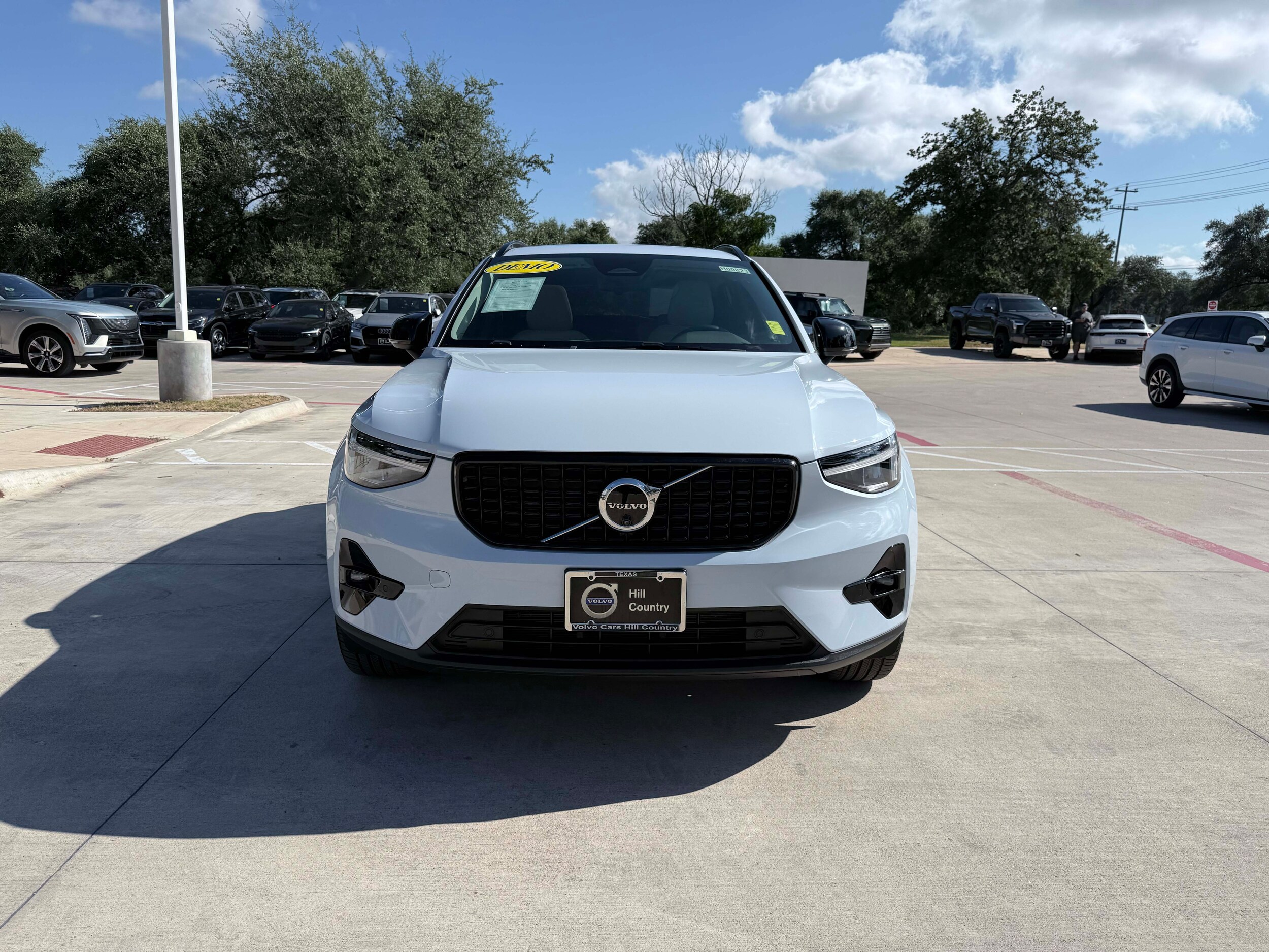 2026 Volvo XC40 Plus - Photo 9