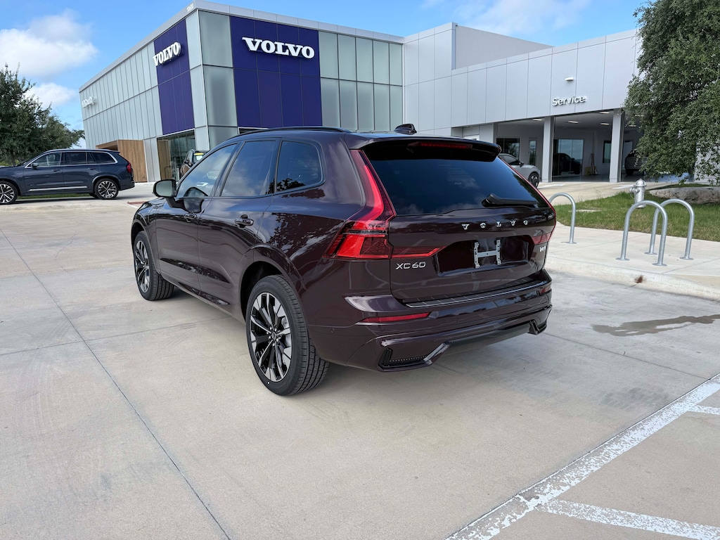 New 2026 Volvo XC60 plug-in hybrid T8 Plus SUV