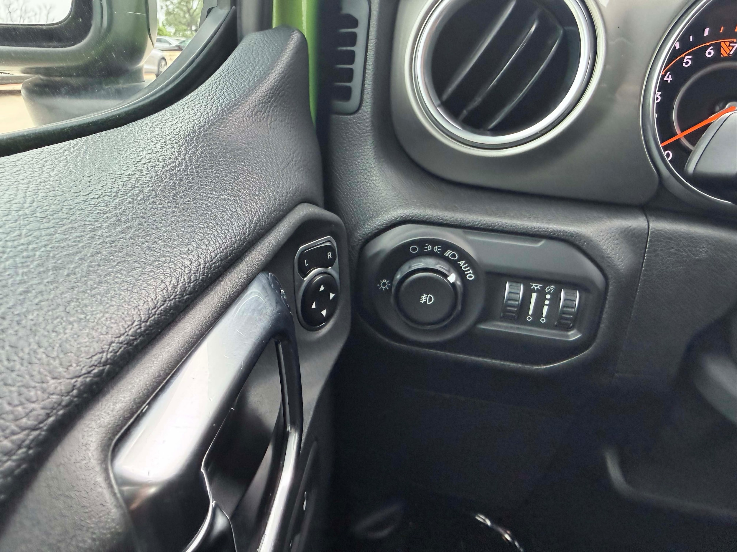 2018 Jeep All-New Wrangler Unlimited Sahara - Photo 16