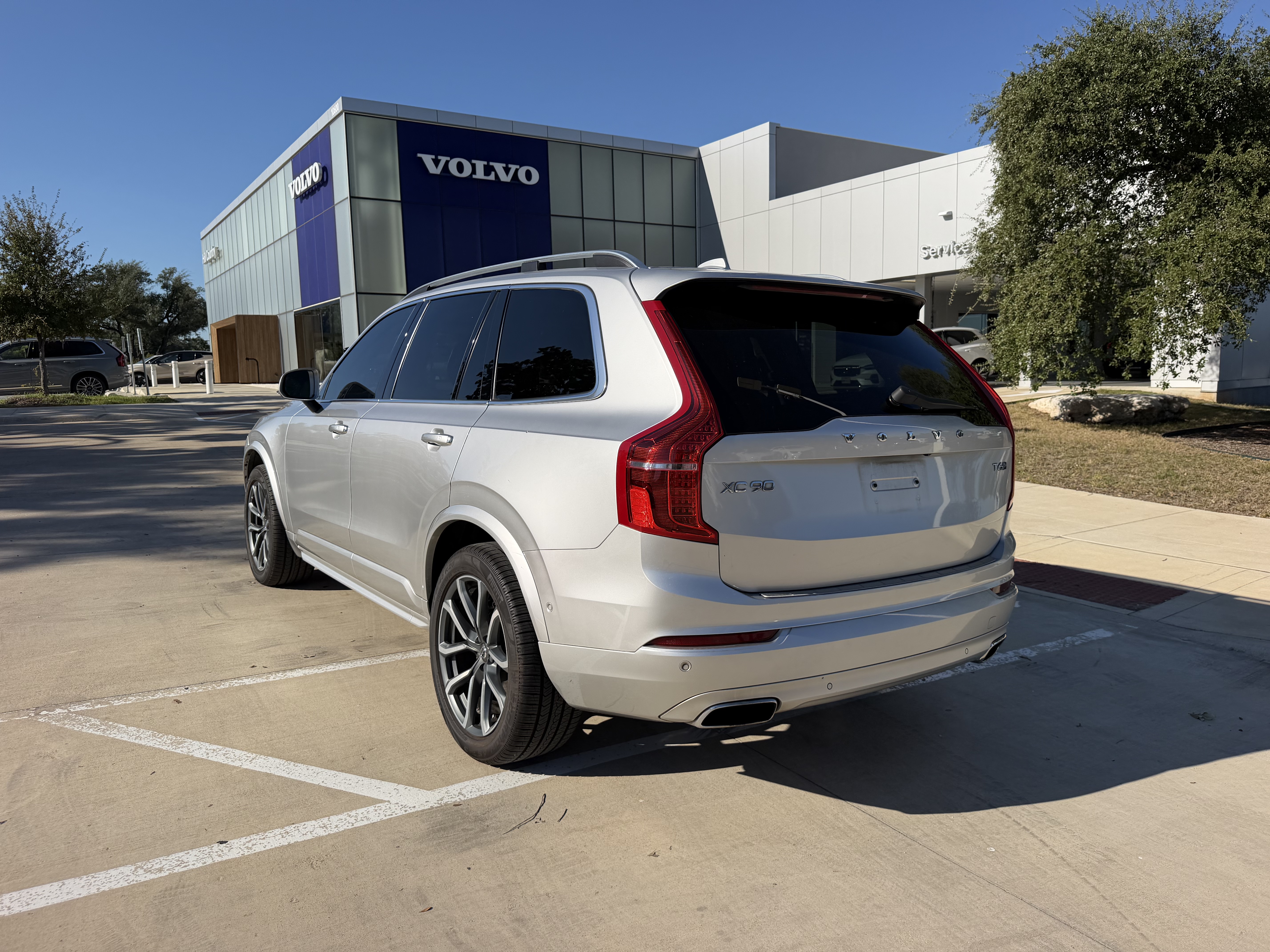 Used 2018 Volvo XC90 T6 AWD Momentum (7 Passenger) SUV