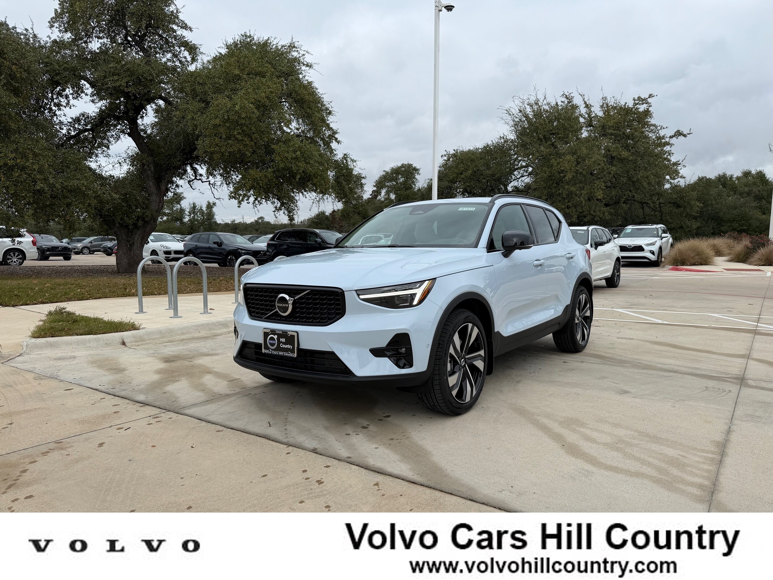 2026 Volvo XC40 Plus's photo