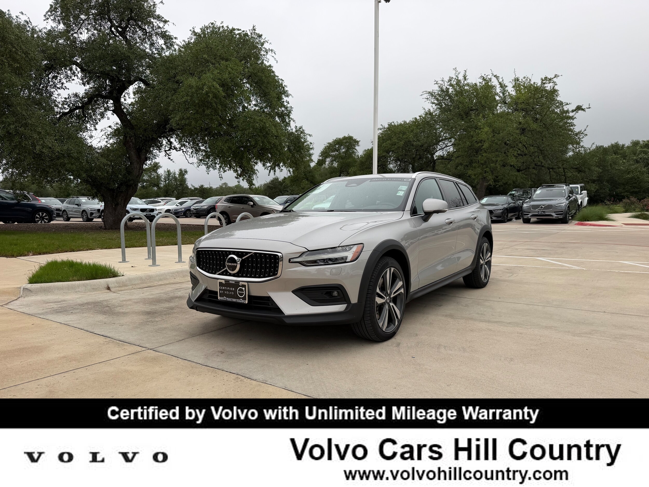 2025 Volvo V60 Cross Country B5 Plus AWD's photo